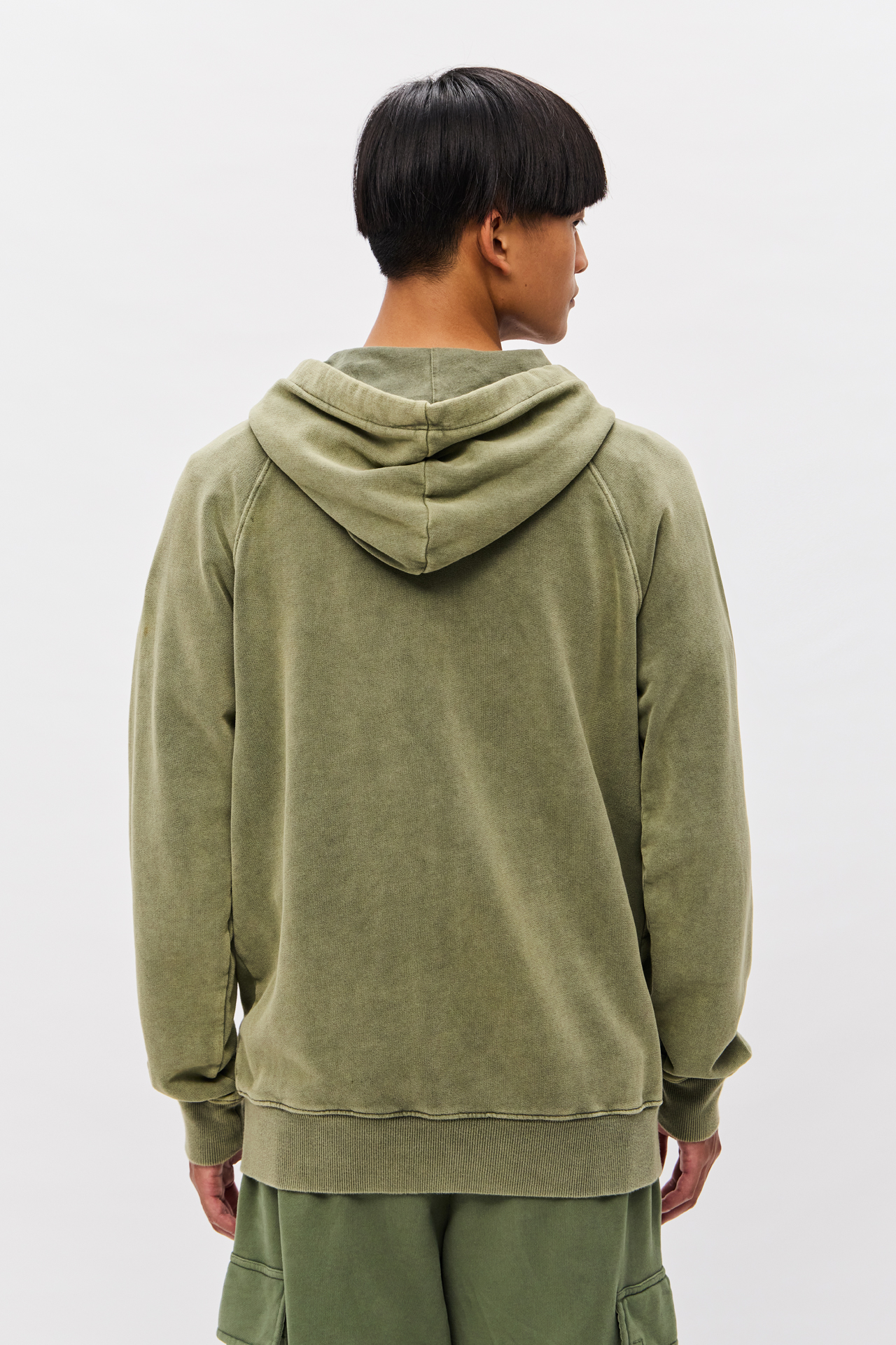THE RAGLAN FULLZIP