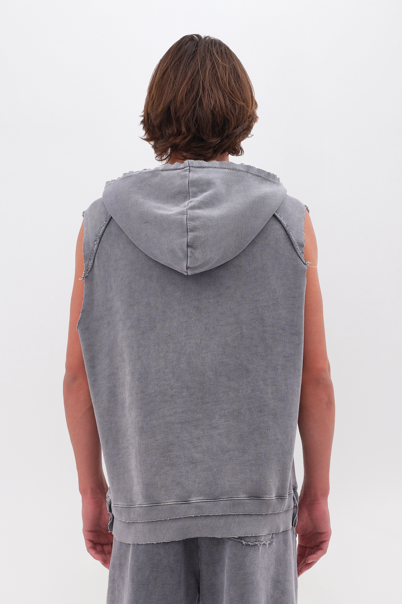 SLEEVELESS HOODIE WITH RAW EDGES