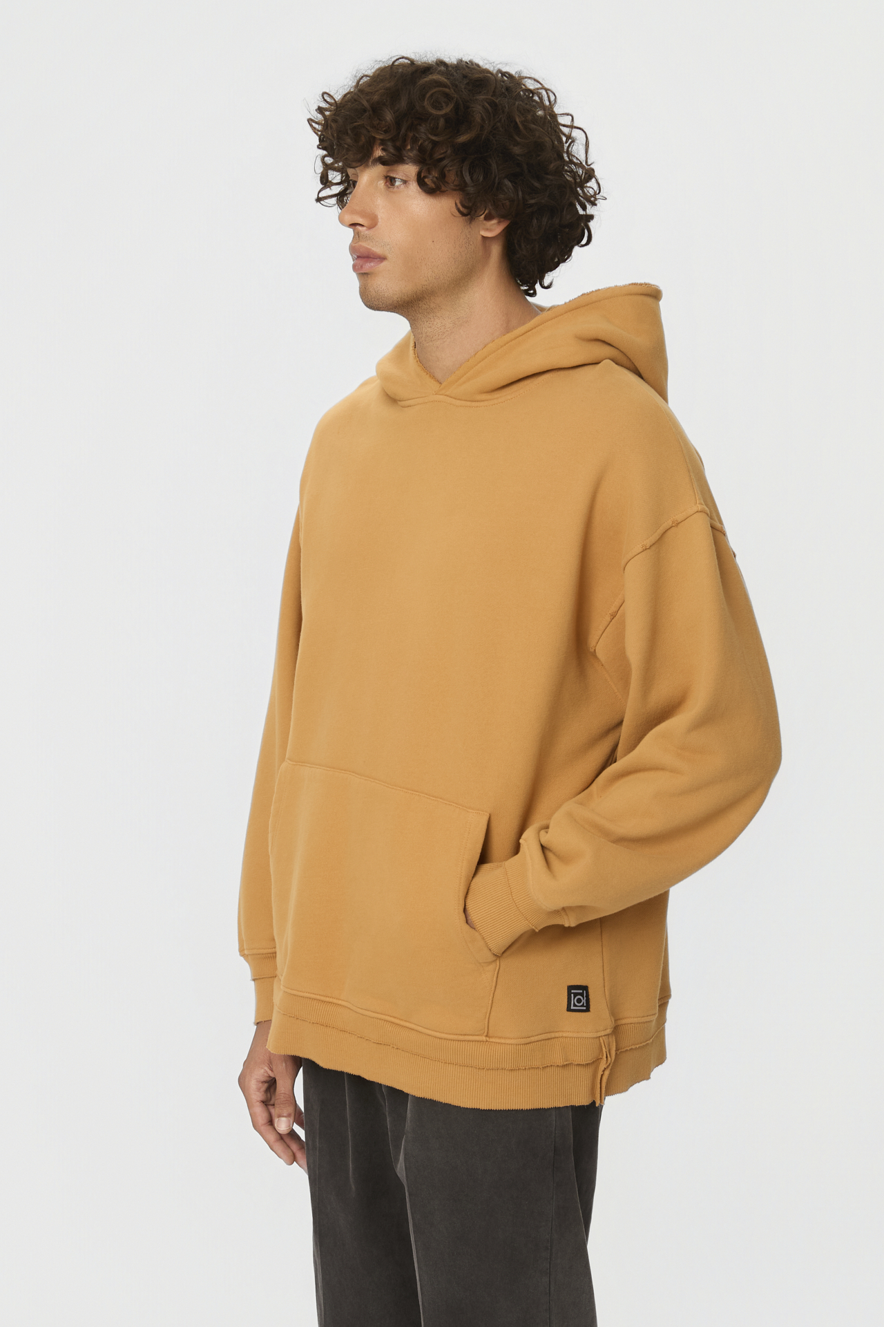 RELAXED HOODIE WITH RIB DETAILS