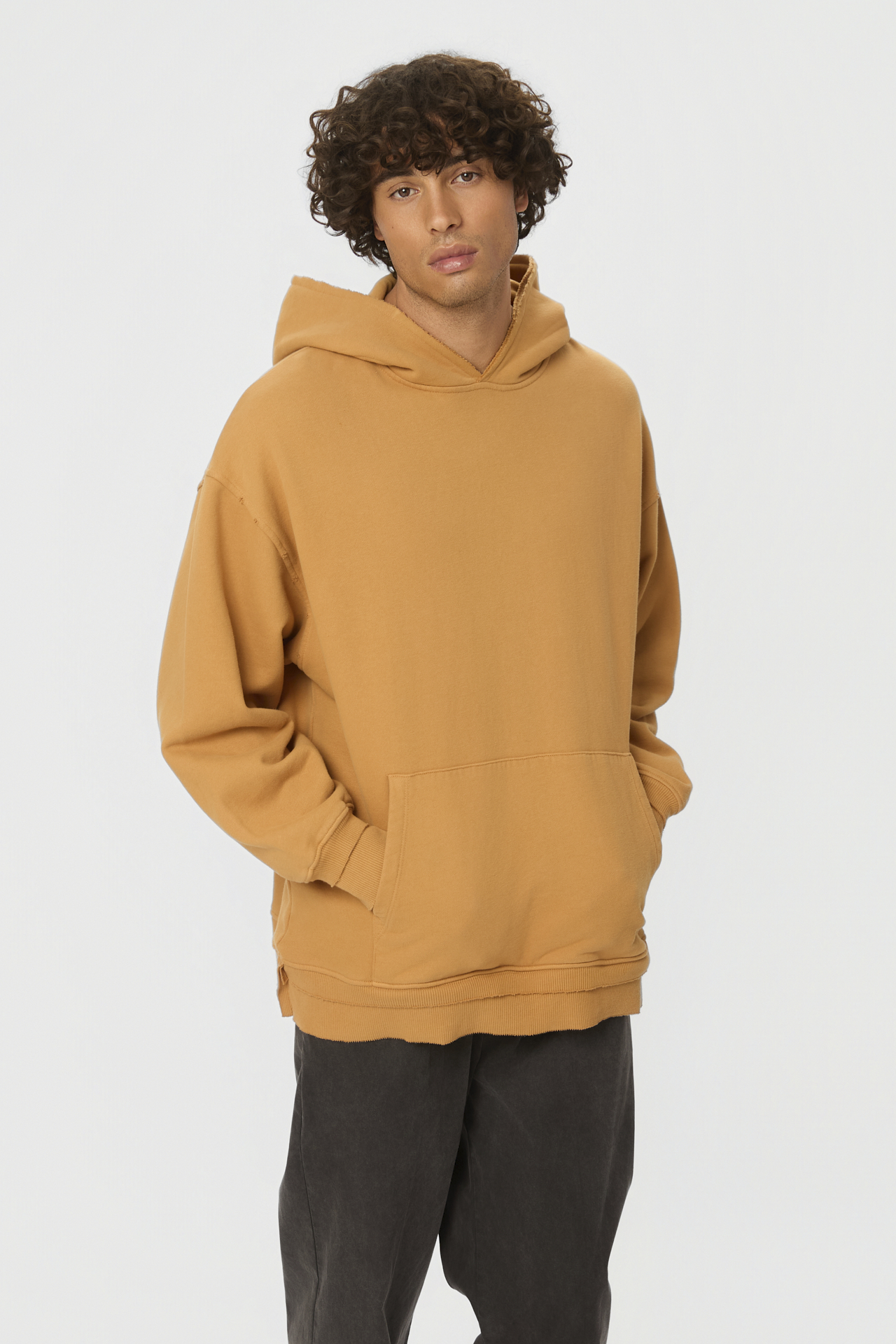 RELAXED HOODIE WITH RIB DETAILS