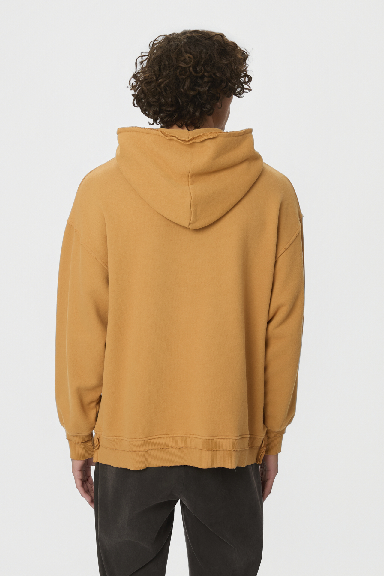 RELAXED HOODIE WITH RIB DETAILS