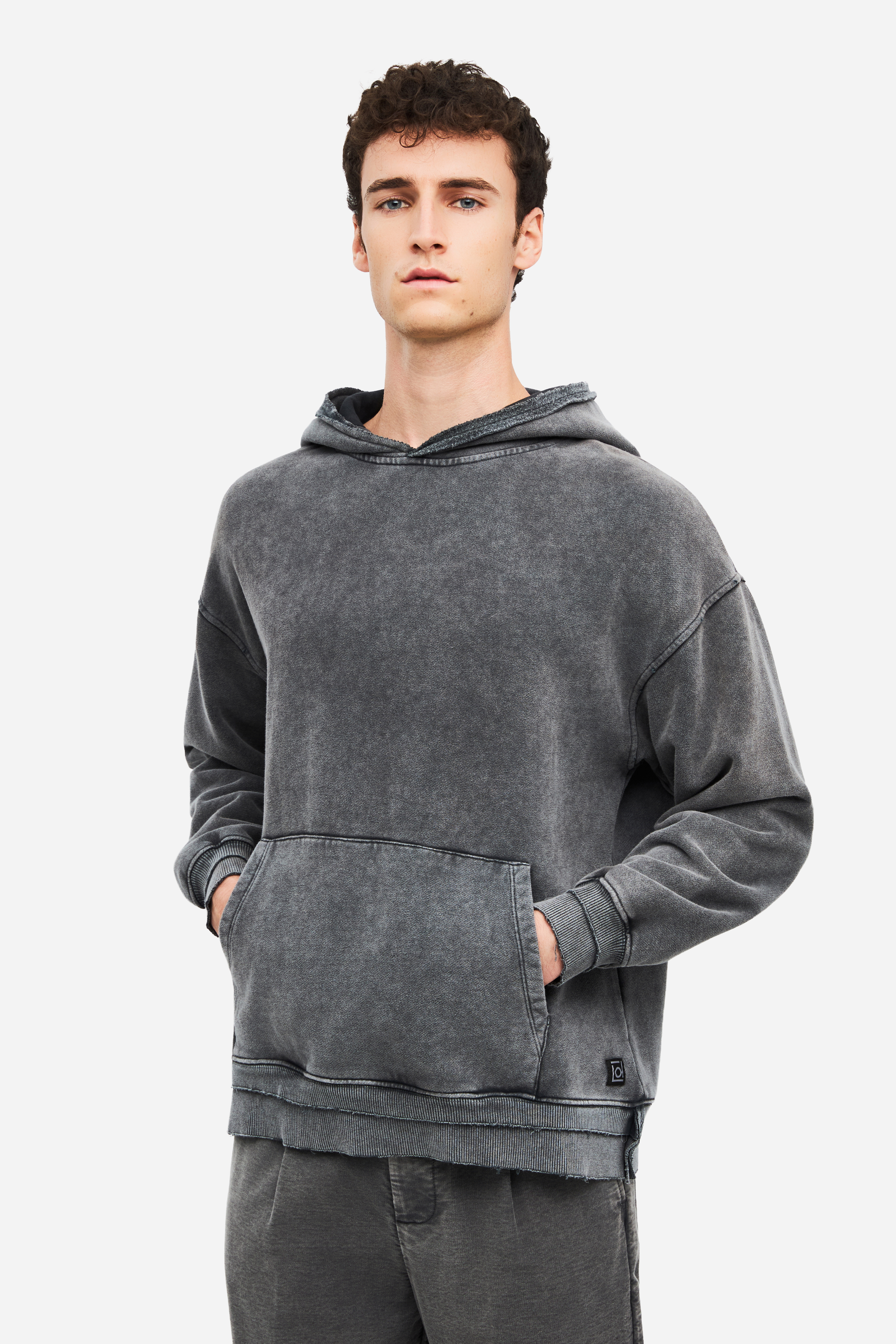 RELAXED HOODIE WITH RIB DETAILS