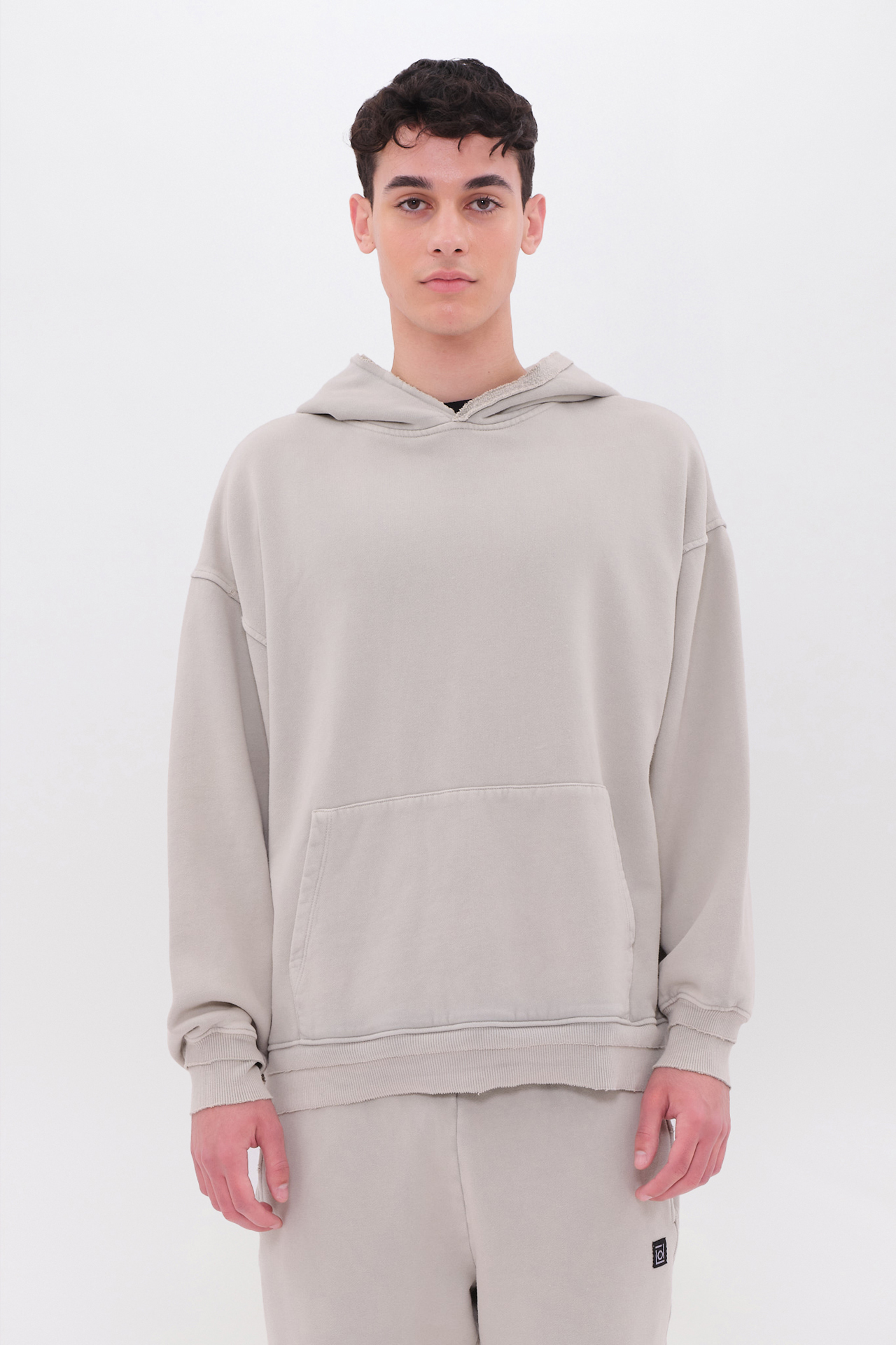 RELAXED HOODIE WITH RIB DETAILS