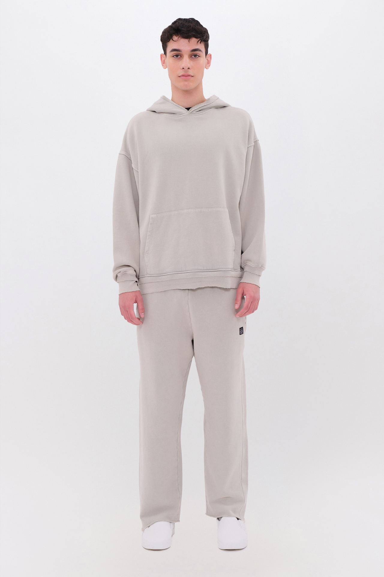 RELAXED HOODIE WITH RIB DETAILS