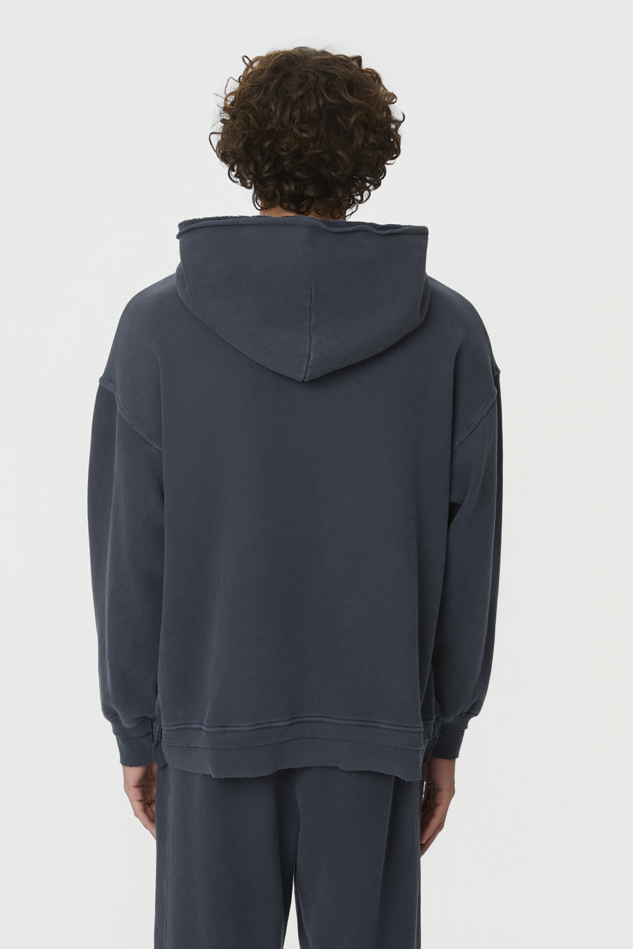 RELAXED HOODIE WITH RIB DETAILS