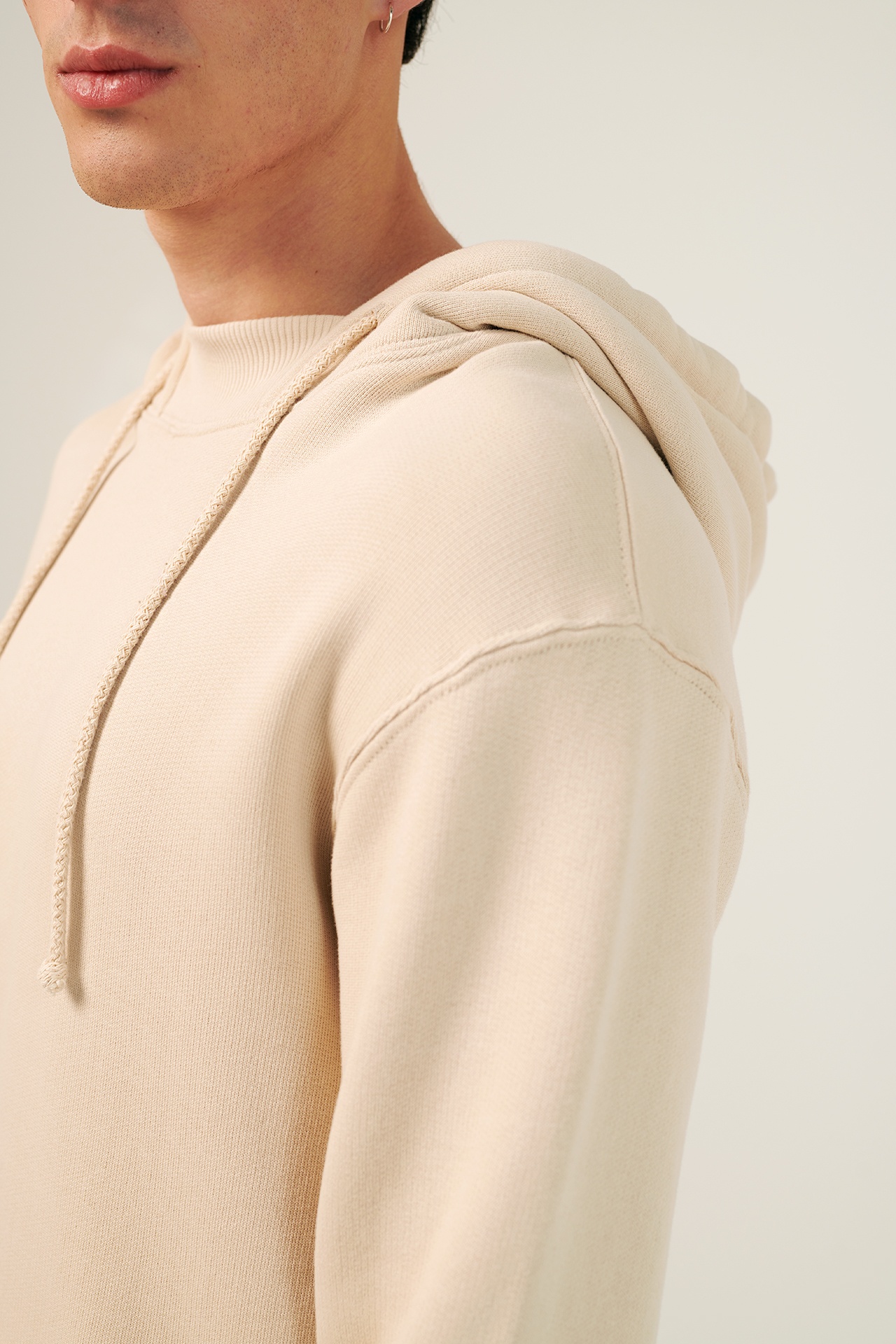RIB TURTLENECK HOODIE
