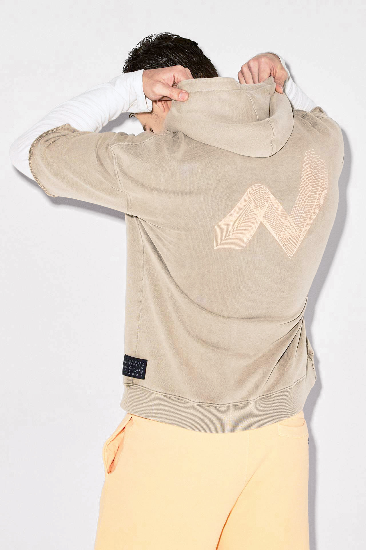 TRACES OVERSIZED HOODIE