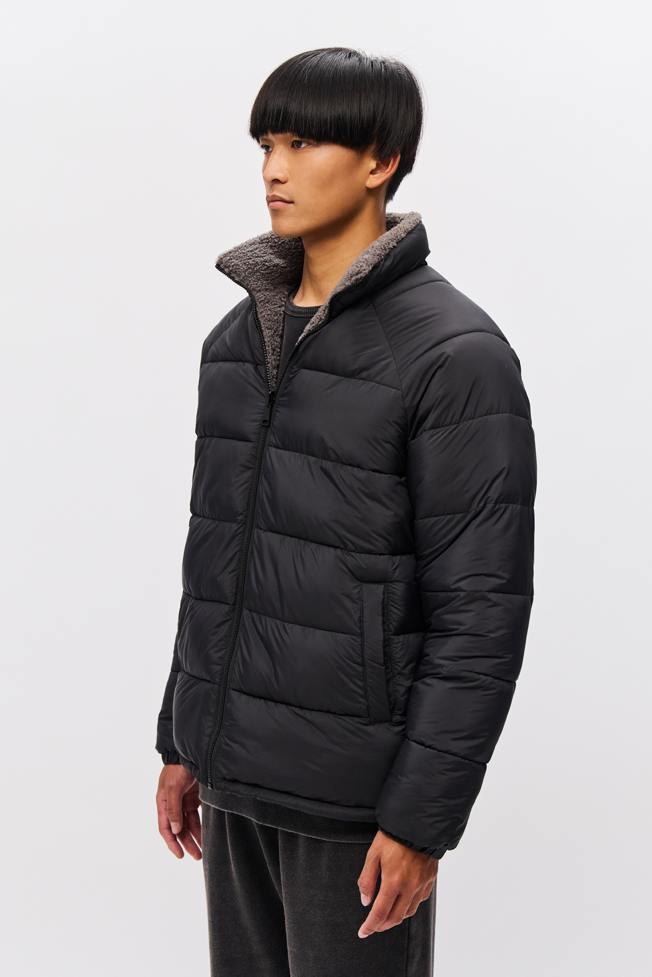 REVERSIBLE FLEECE AND DOWN JACKET
