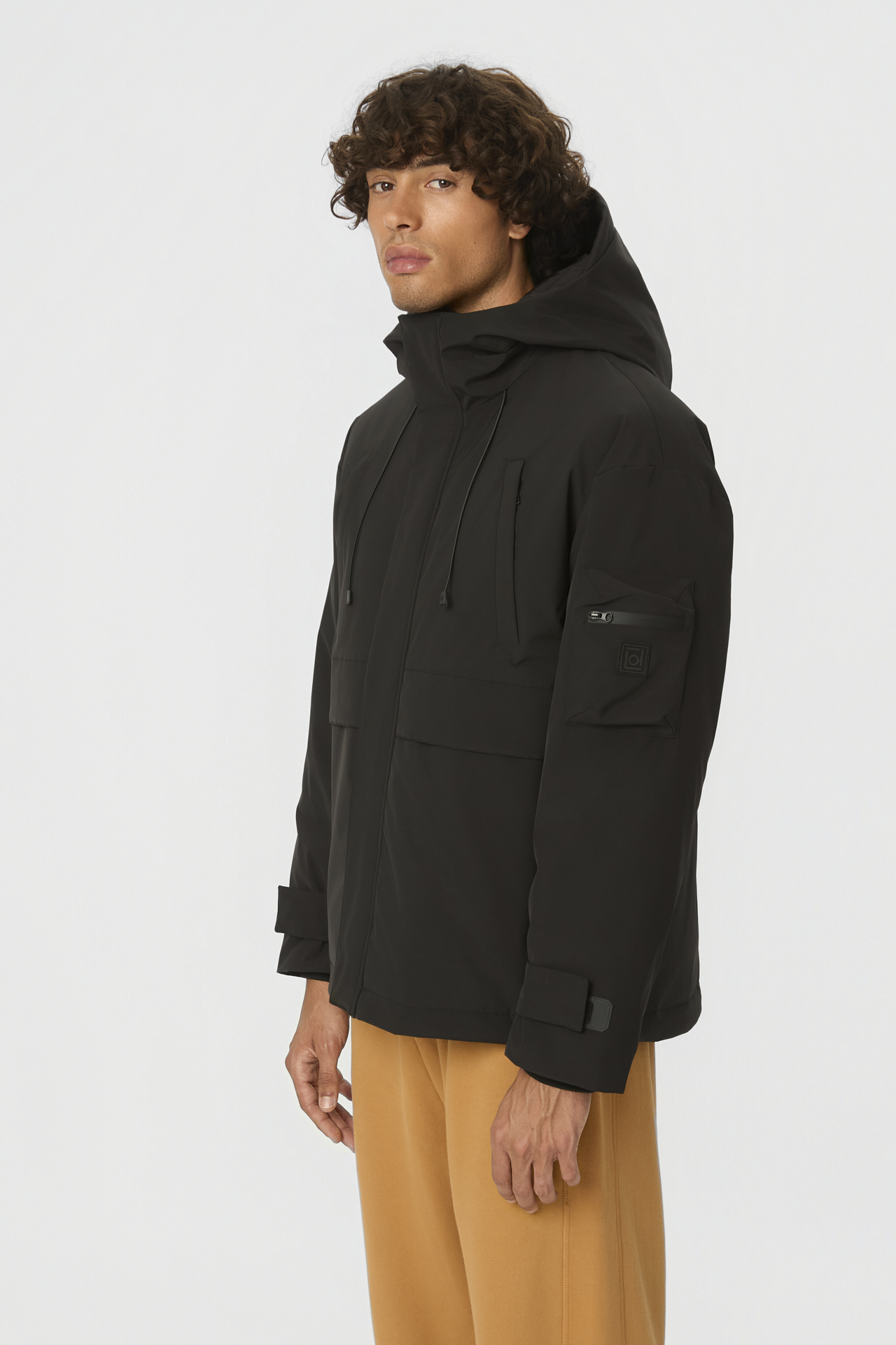 HOODED JACKET