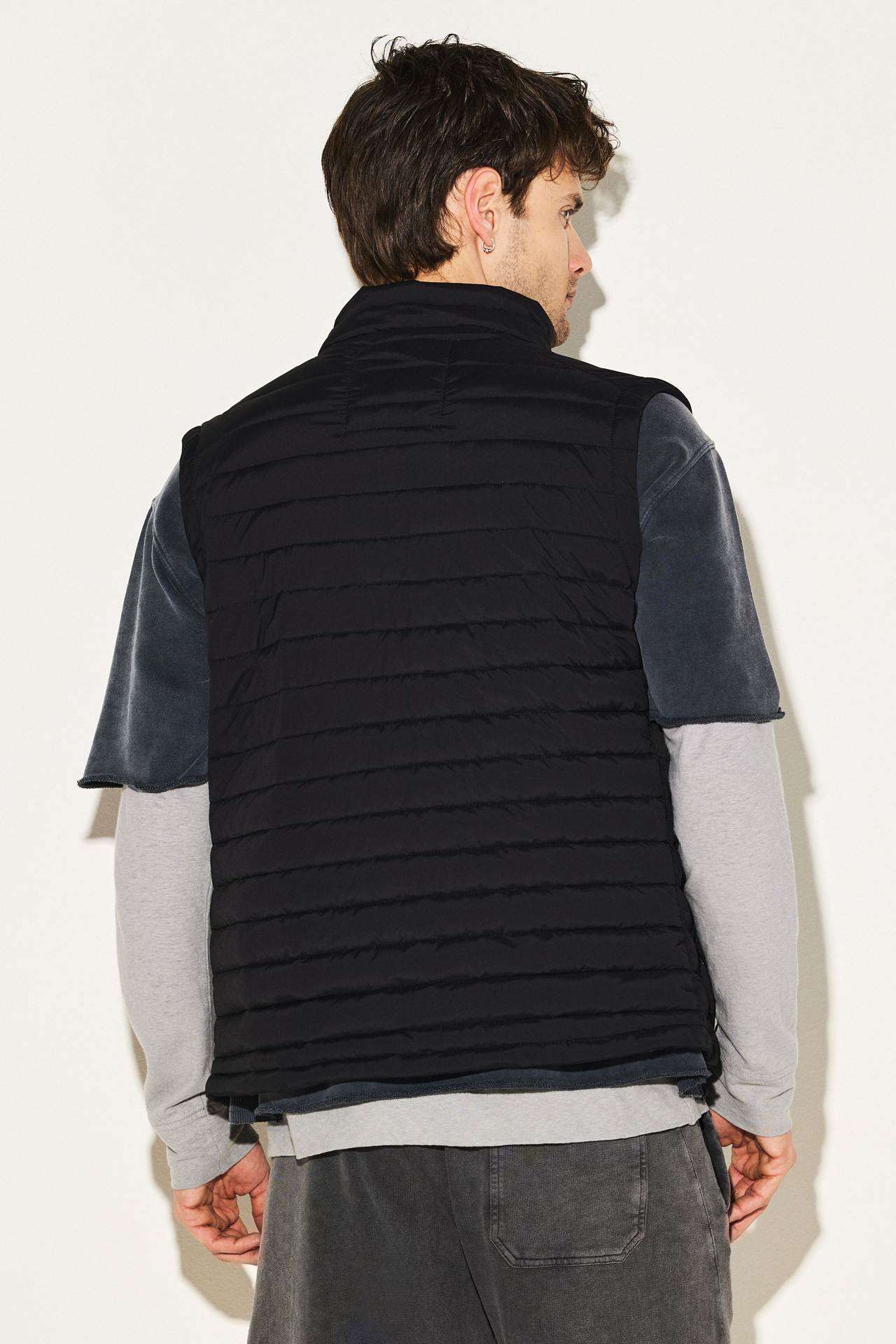 SEMI-QUILTED VEST