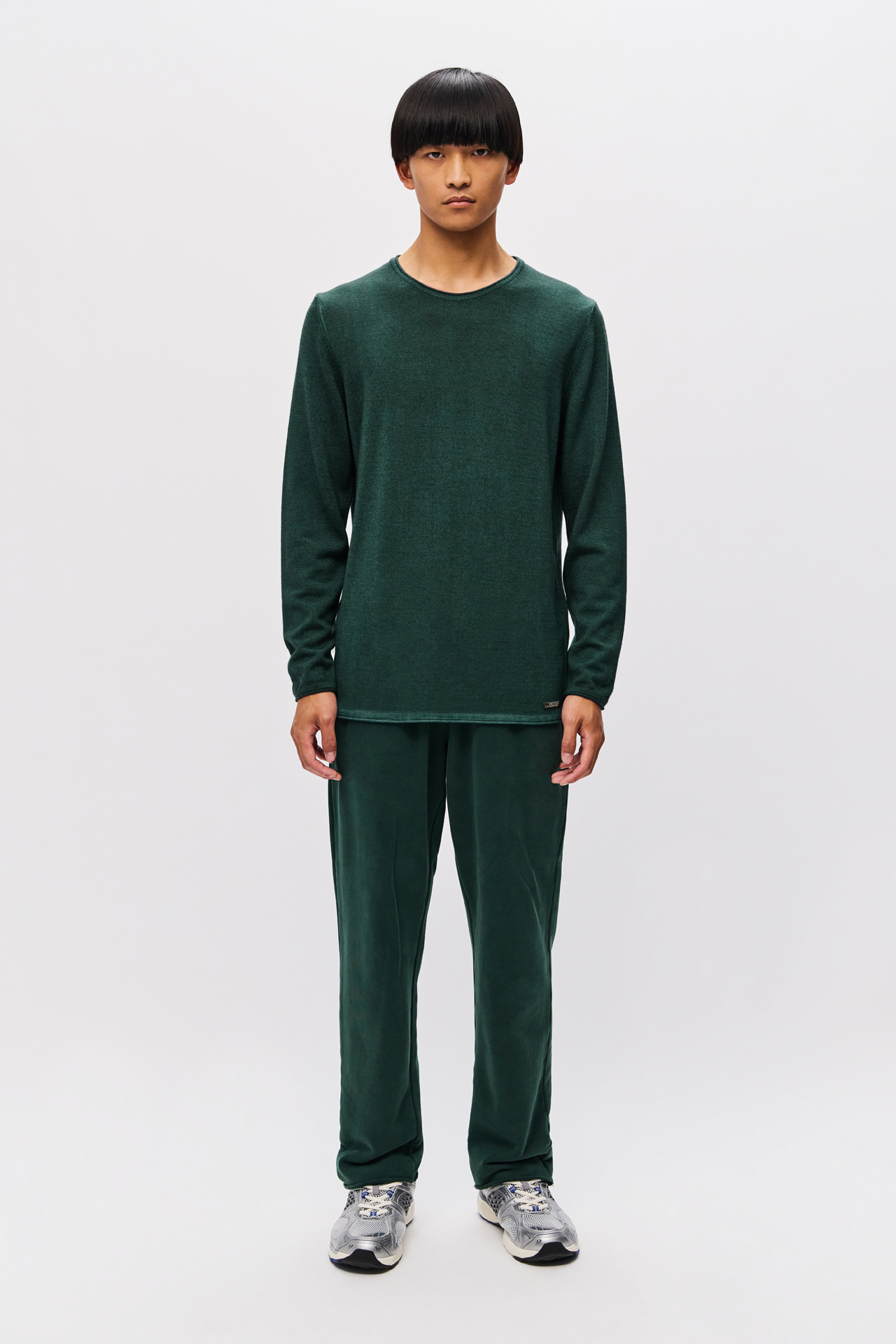 SLIM ROUNDNECK VINTAGE SWEATER