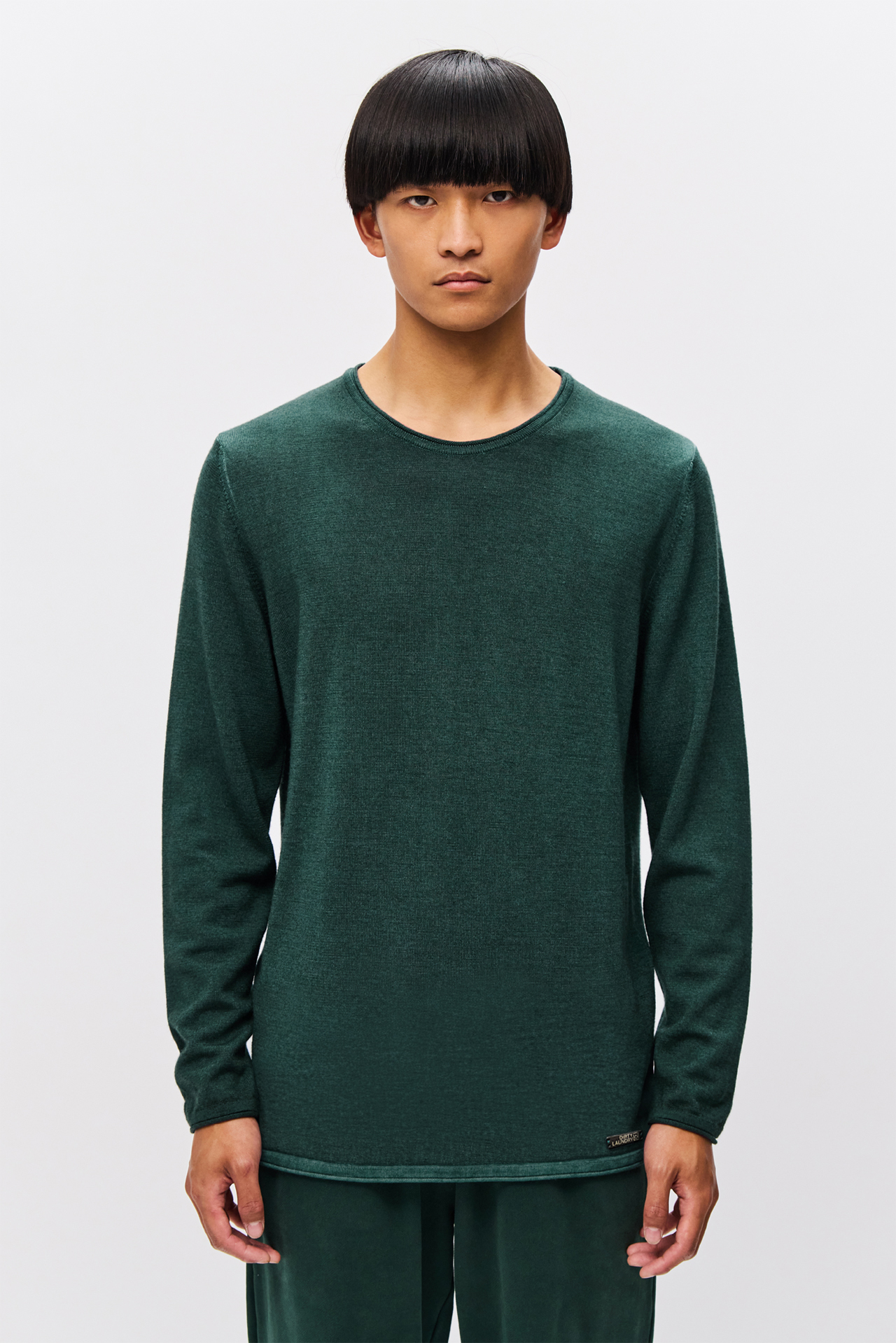 SLIM ROUNDNECK VINTAGE SWEATER