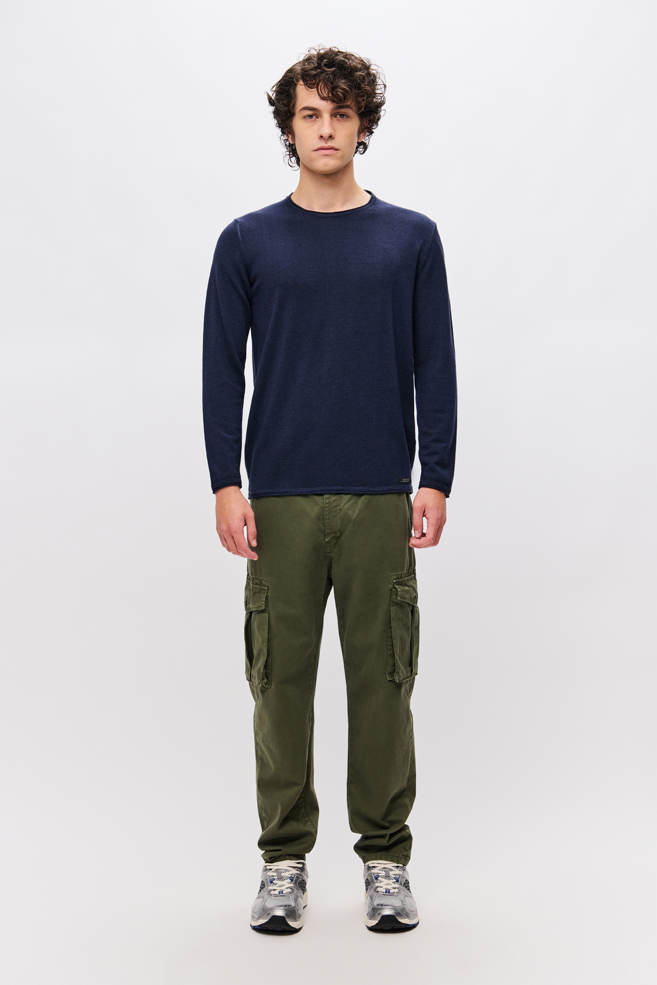 SLIM ROUNDNECK VINTAGE SWEATER