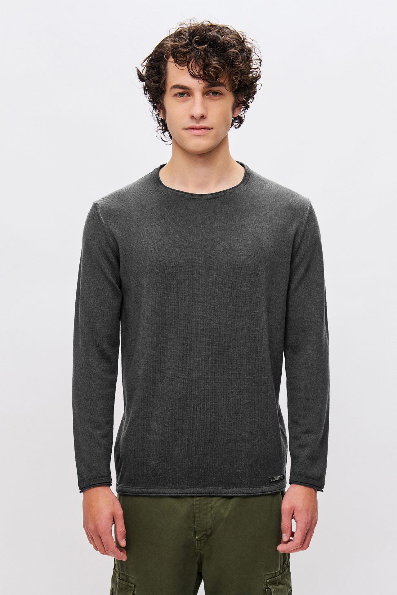 SLIM ROUNDNECK VINTAGE SWEATER