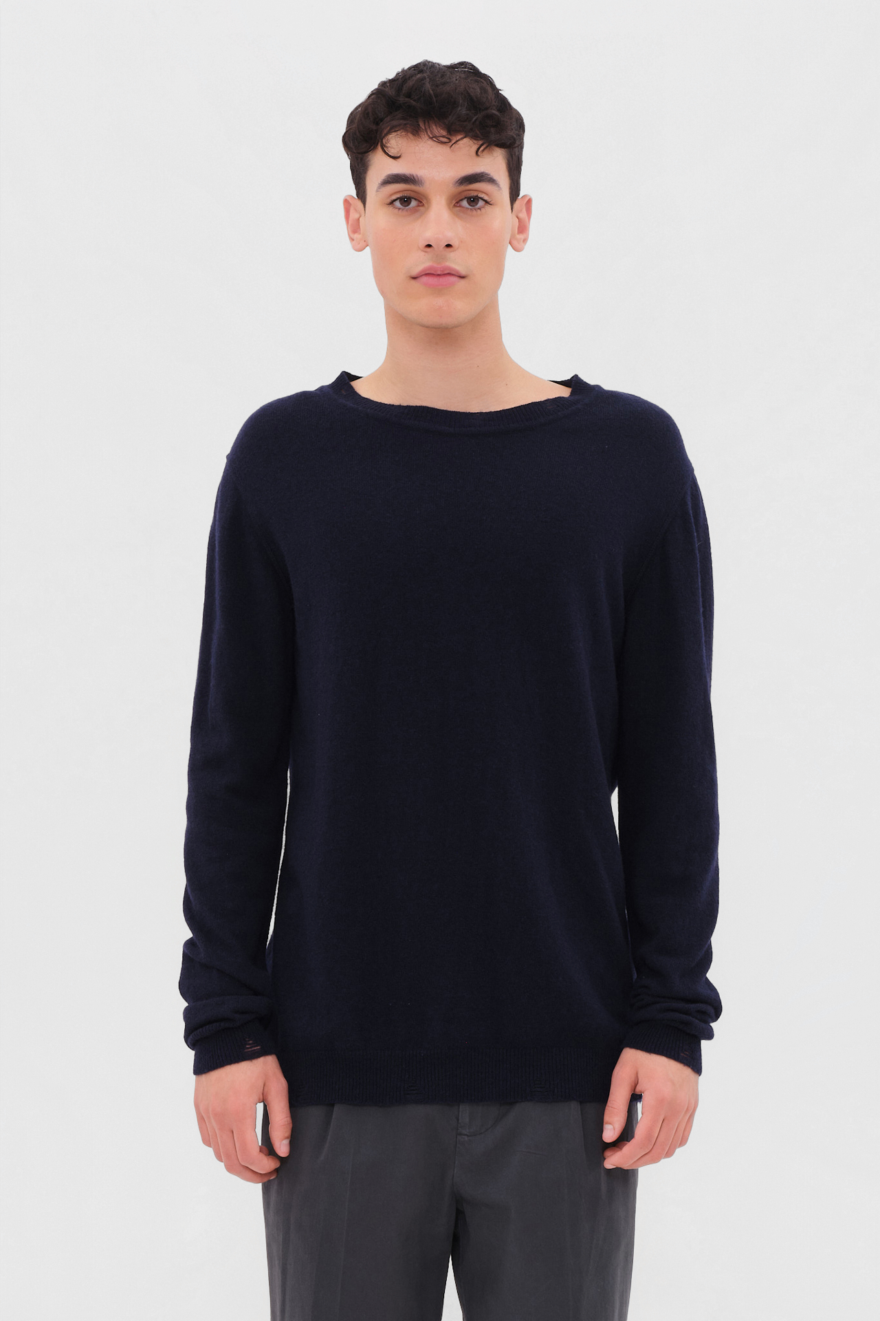 CREWNECK WITH DESTROYS