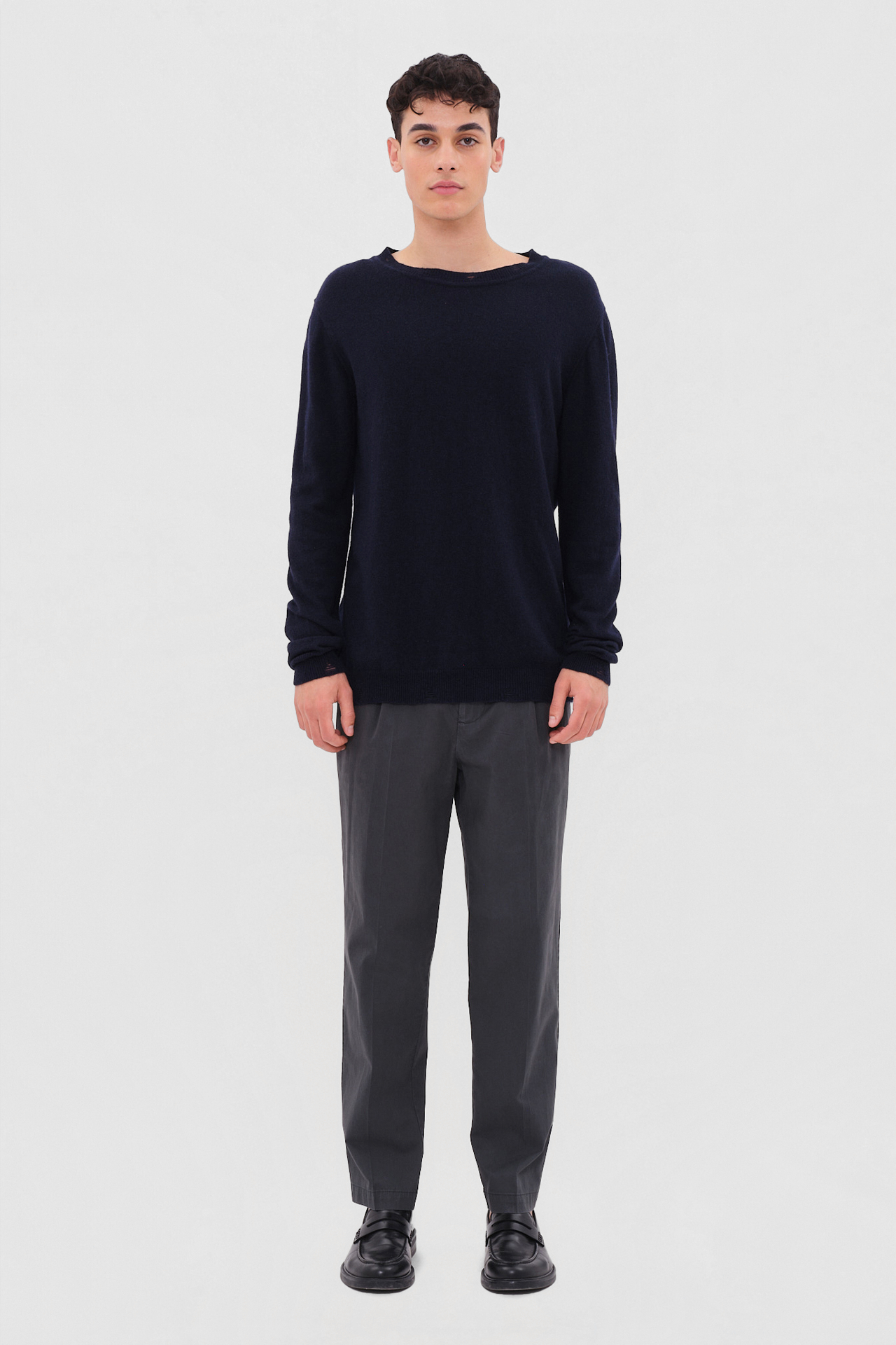 CREWNECK WITH DESTROYS