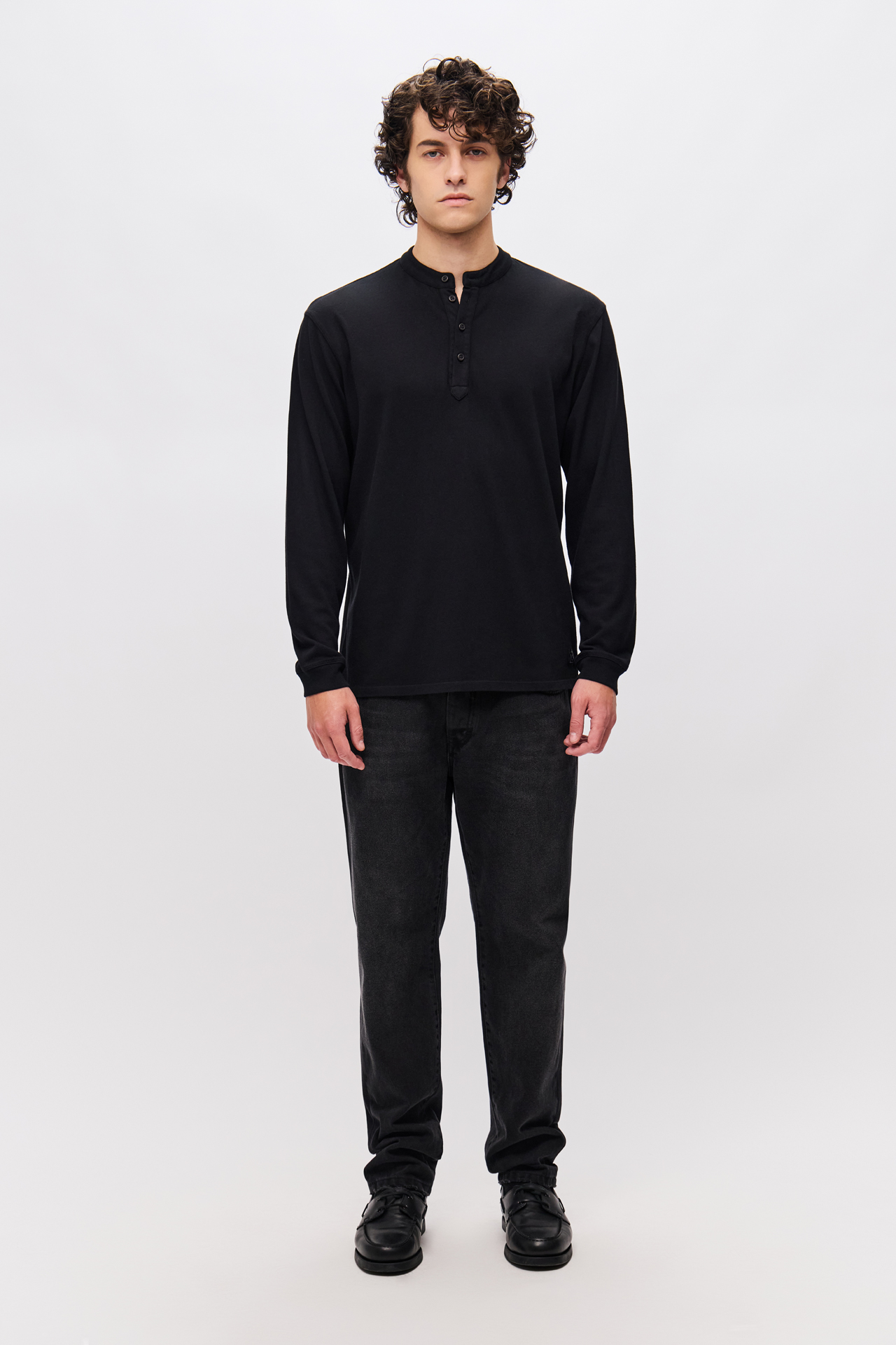 LONGSLEEVE WITH BUTTON PLACKET