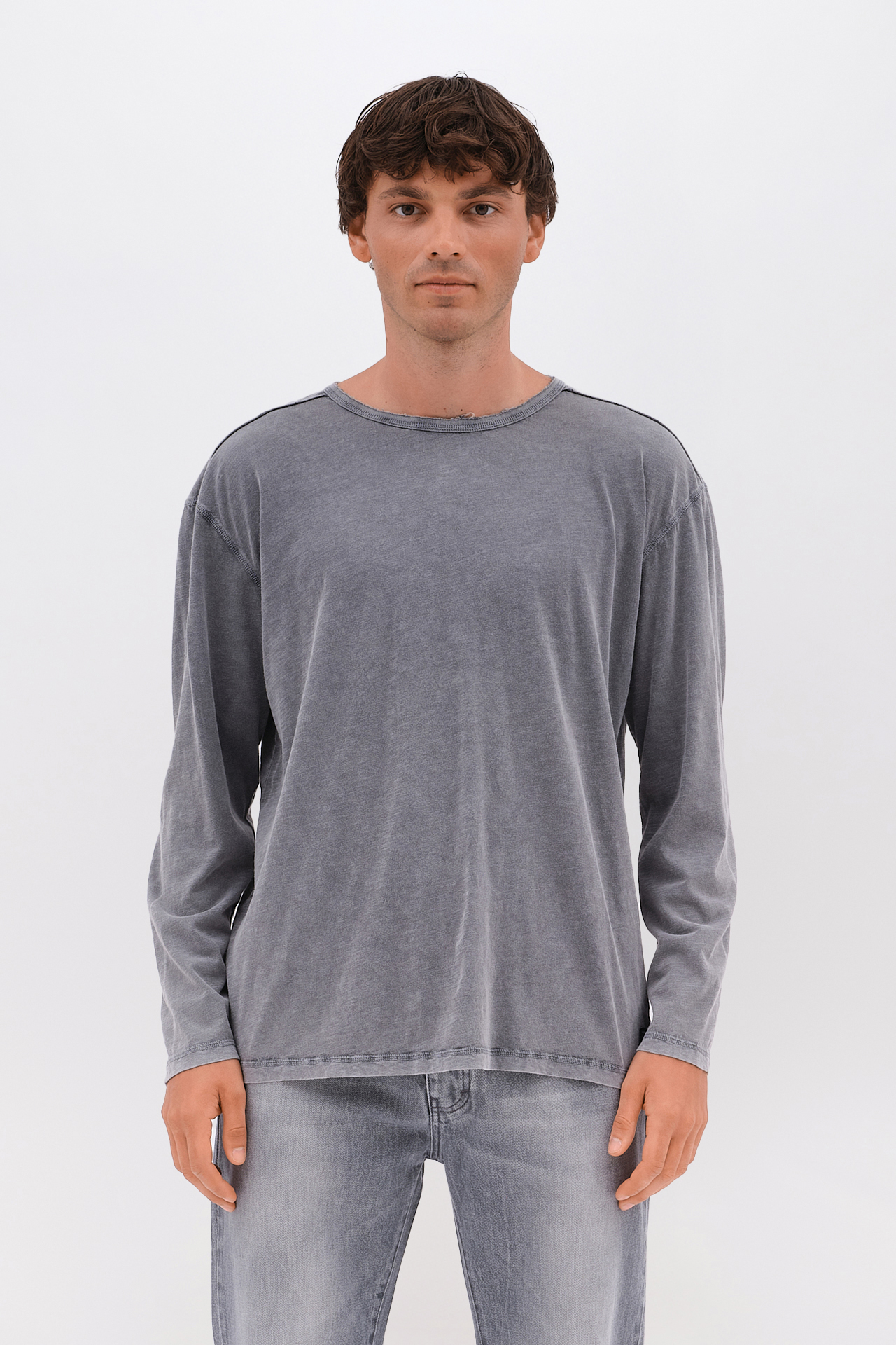OVERSIZED LONGSLEEVE WITH RAW EDGES