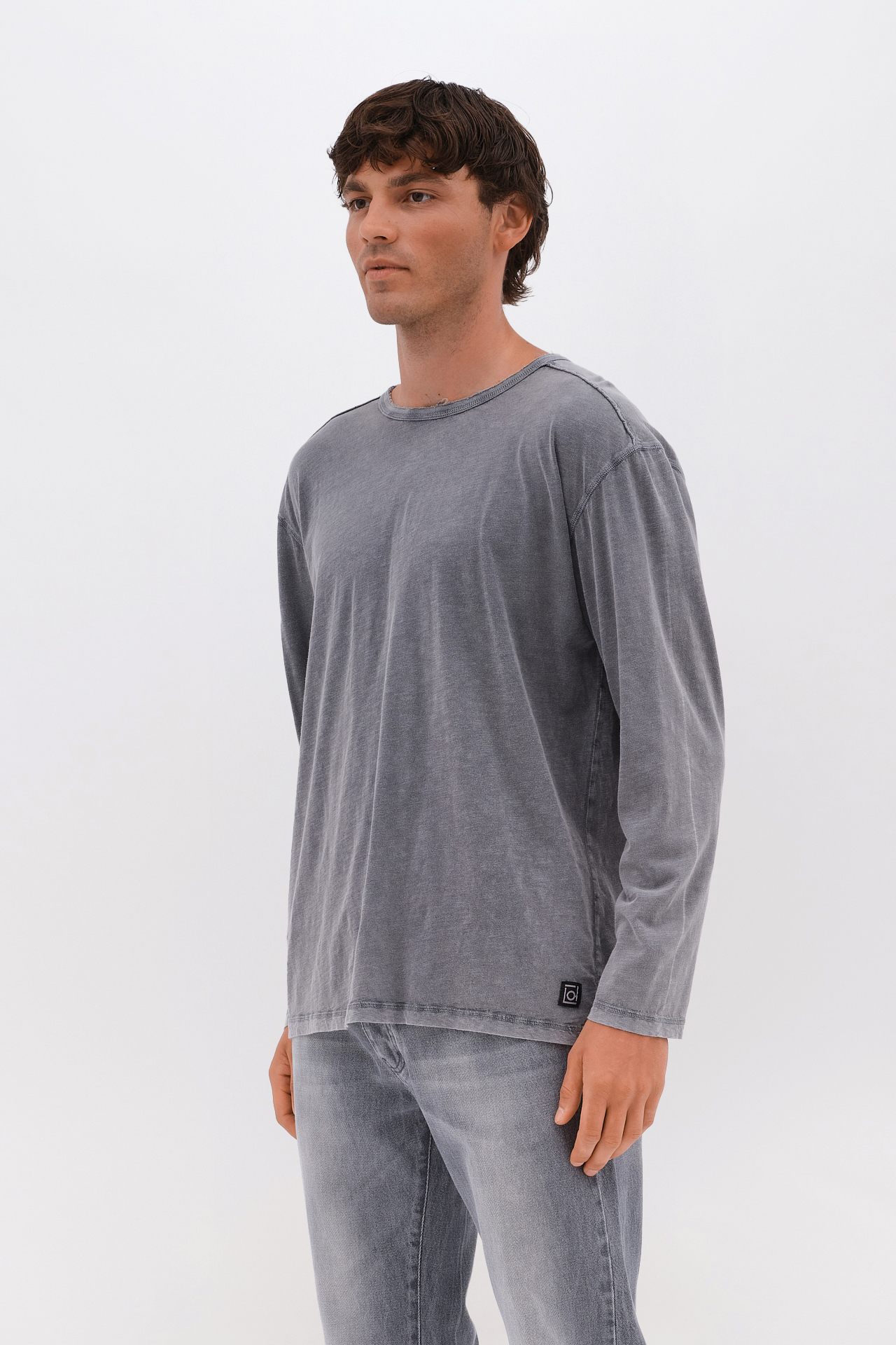 OVERSIZED LONGSLEEVE WITH RAW EDGES