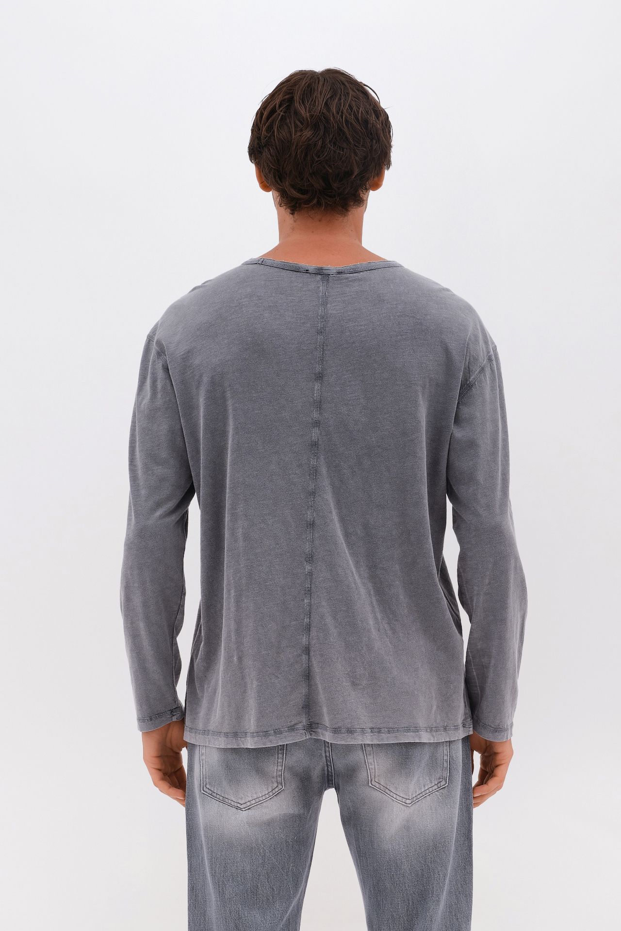 OVERSIZED LONGSLEEVE WITH RAW EDGES