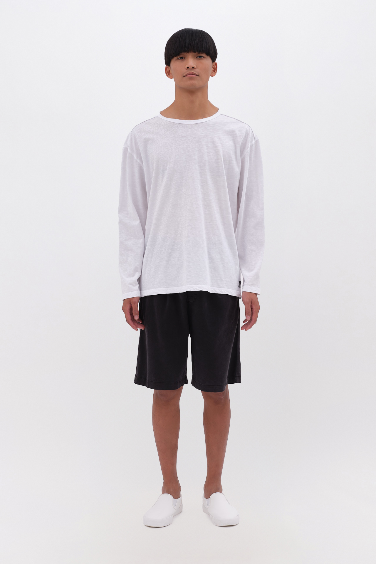 OVERSIZED LONGSLEEVE WITH RAW EDGES