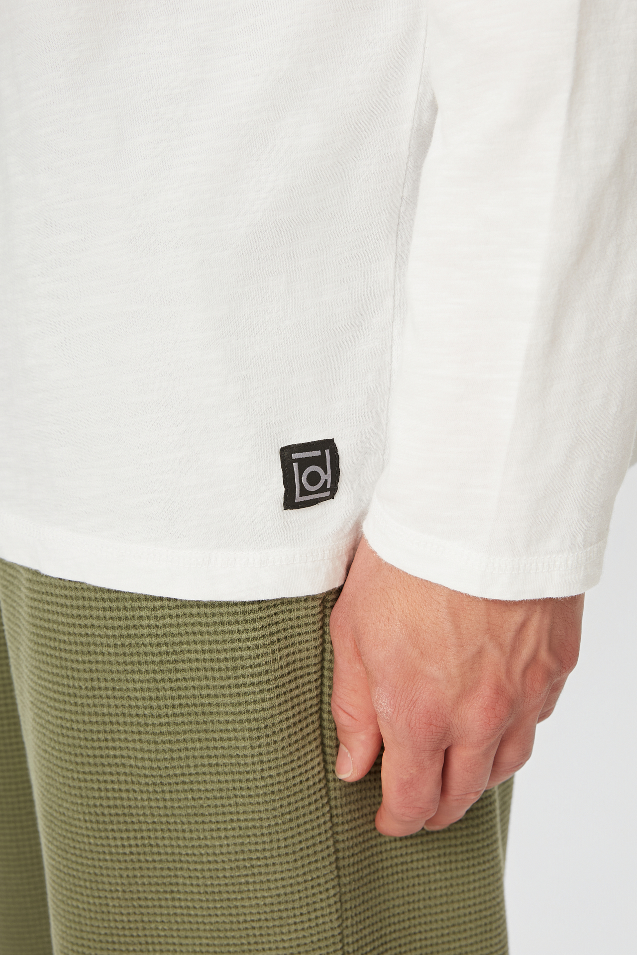 OVERSIZED LONGSLEEVE WITH RAW EDGES
