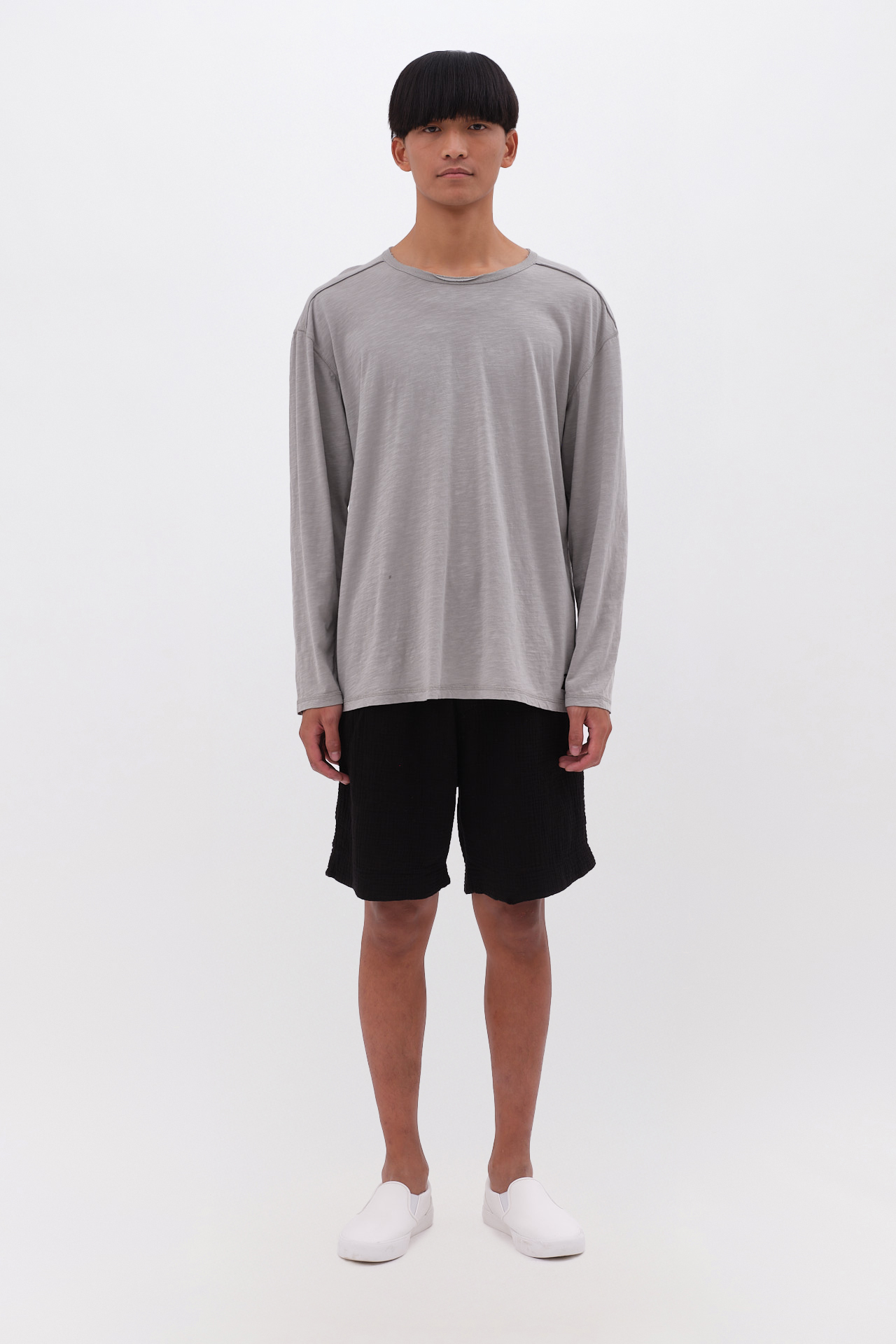 OVERSIZED LONGSLEEVE WITH RAW EDGES