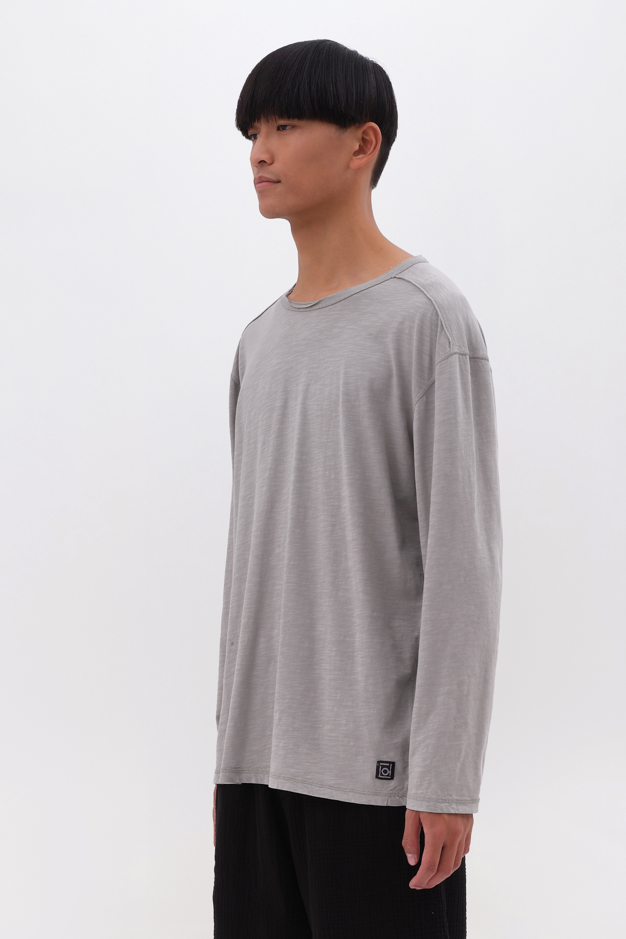 OVERSIZED LONGSLEEVE WITH RAW EDGES