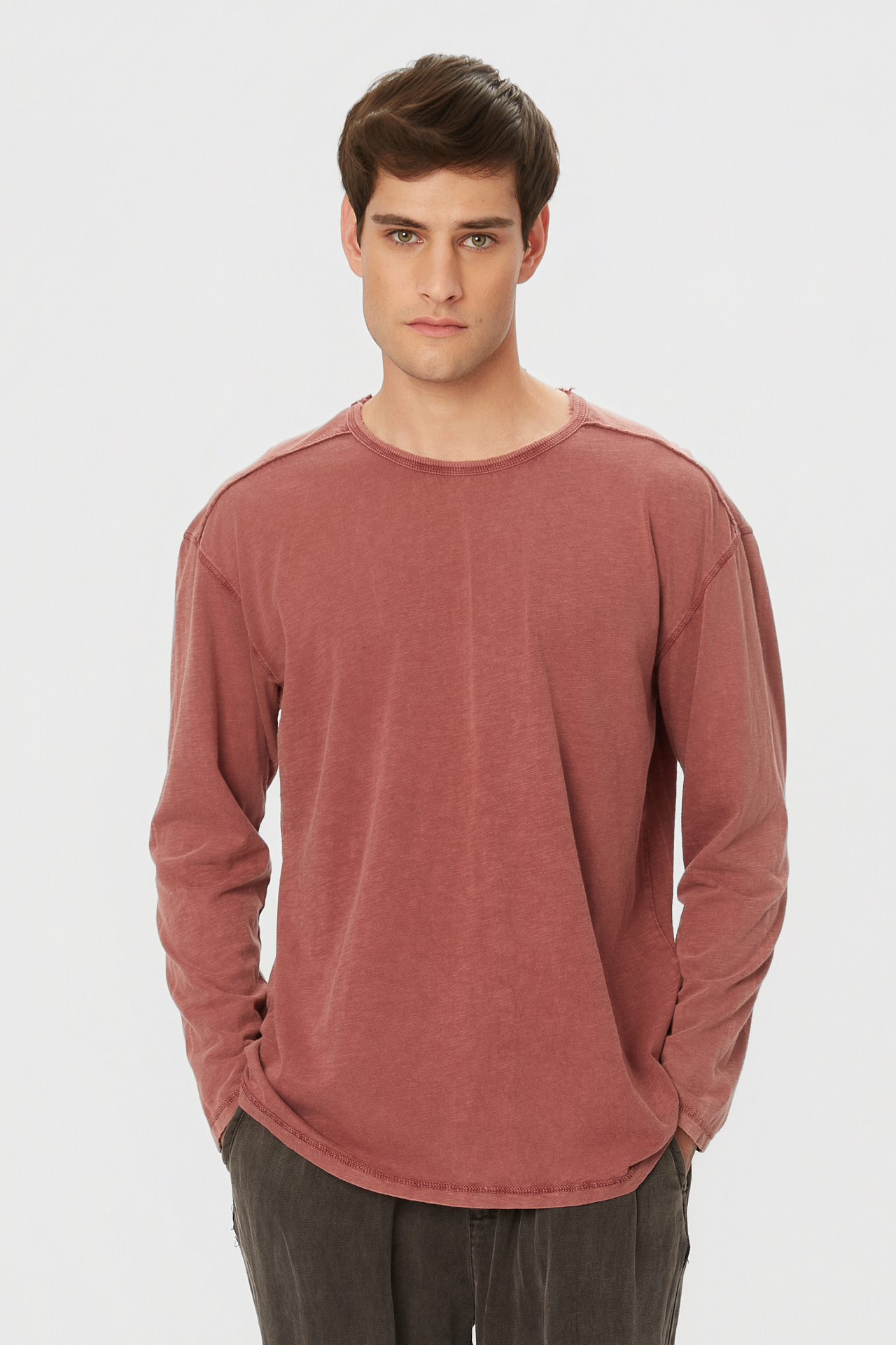 OVERSIZED LONGSLEEVE WITH RAW EDGES