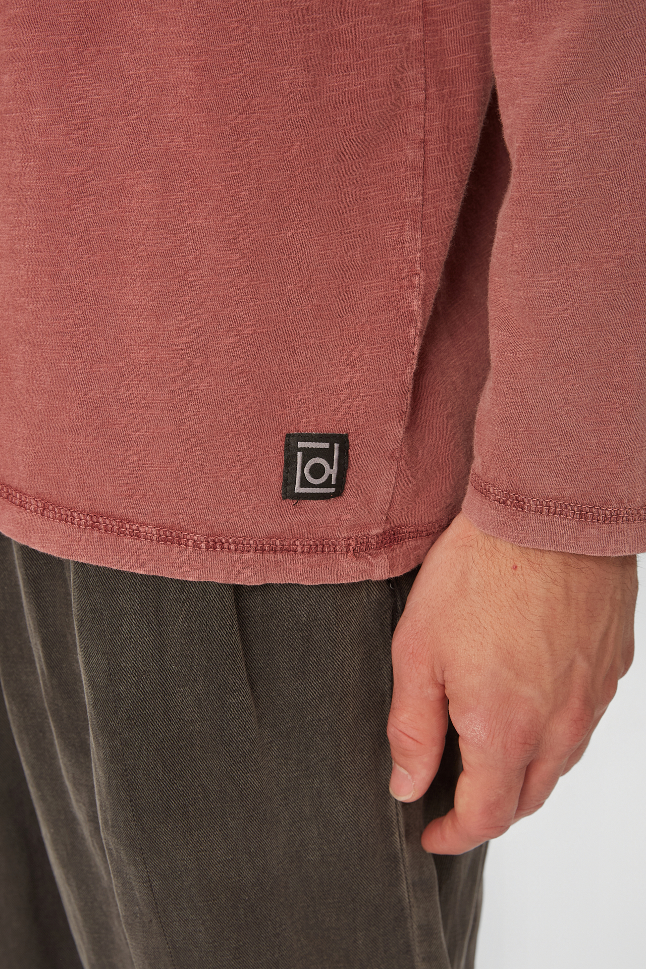 OVERSIZED LONGSLEEVE WITH RAW EDGES