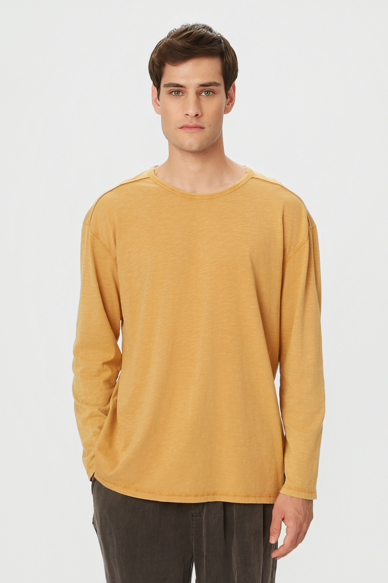 OVERSIZED LONGSLEEVE WITH RAW EDGES