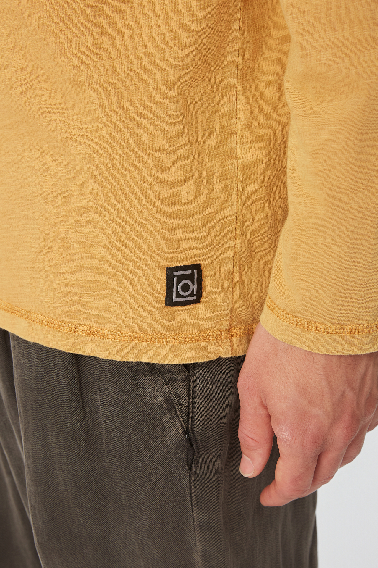 OVERSIZED LONGSLEEVE WITH RAW EDGES