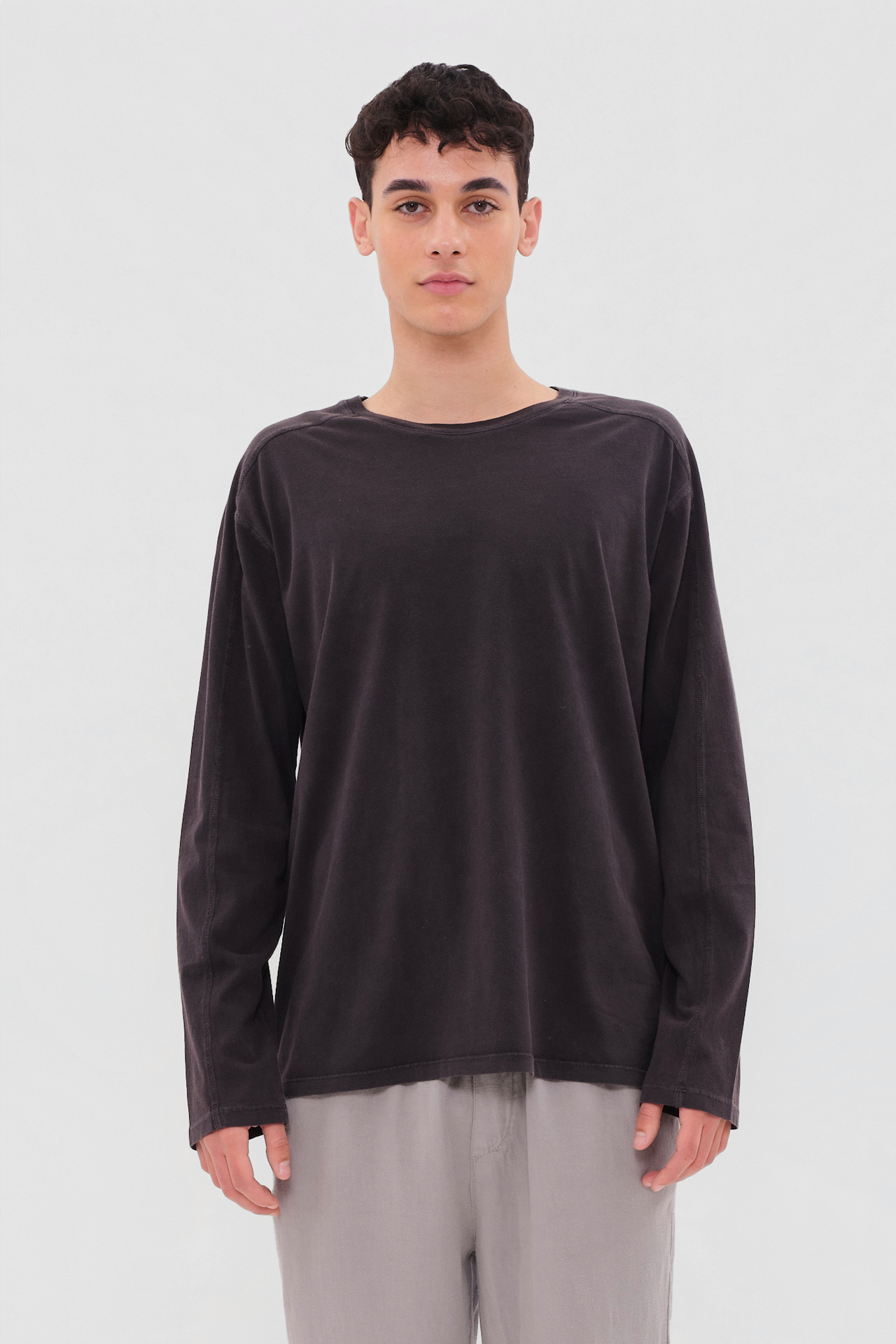 OVERSIZED LONGSLEEVE WITH SEAM DETAILS