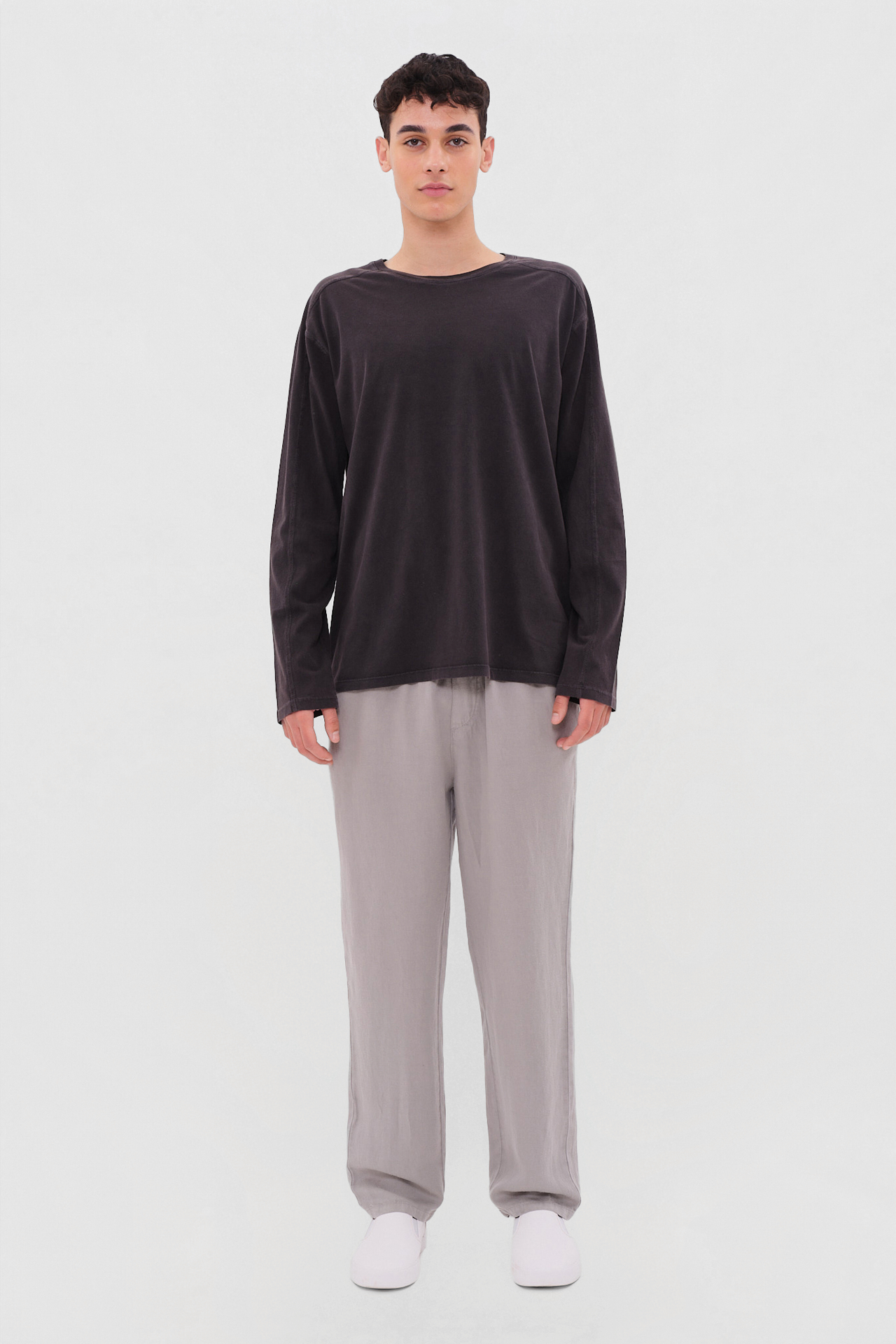 OVERSIZED LONGSLEEVE WITH SEAM DETAILS