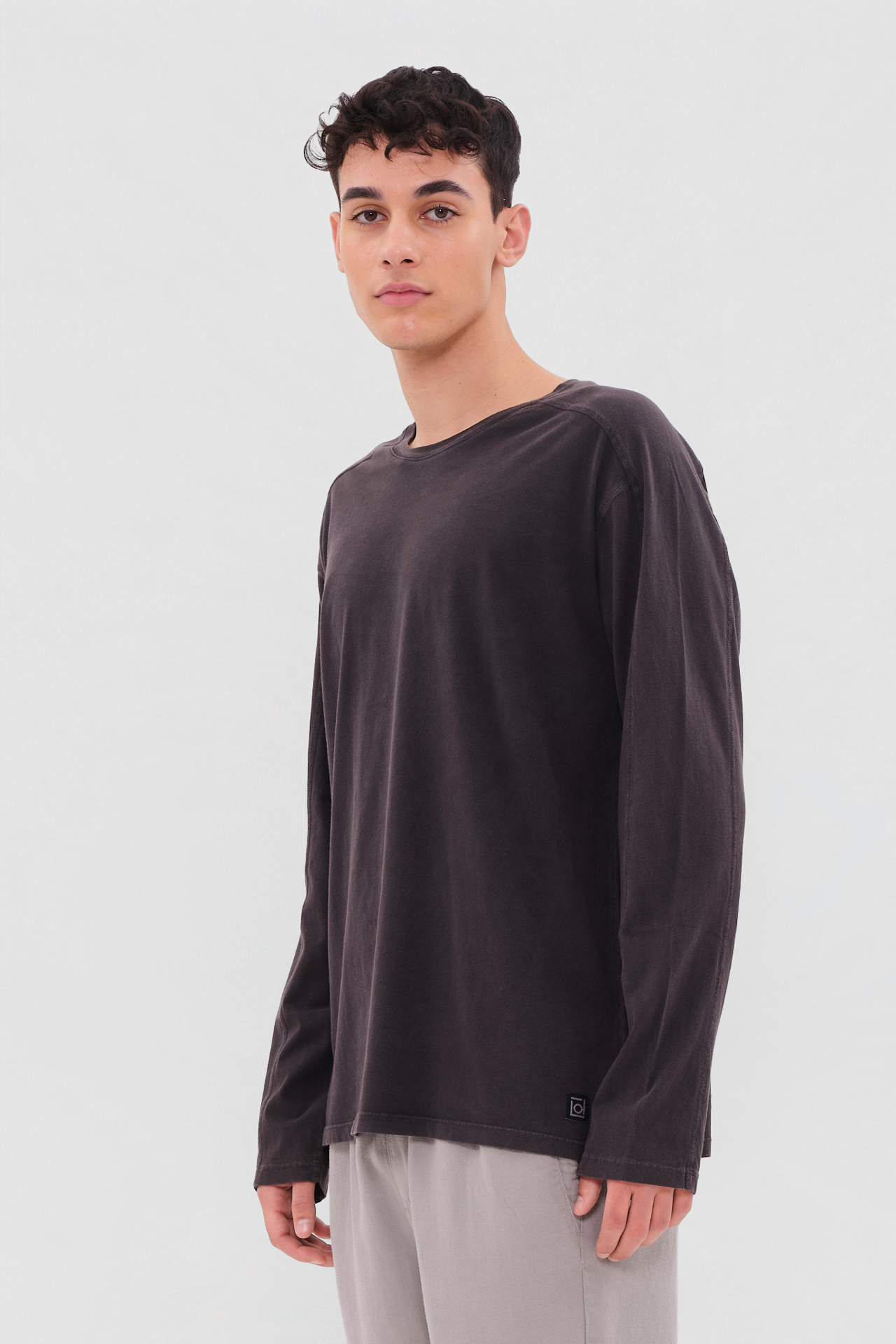 OVERSIZED LONGSLEEVE WITH SEAM DETAILS