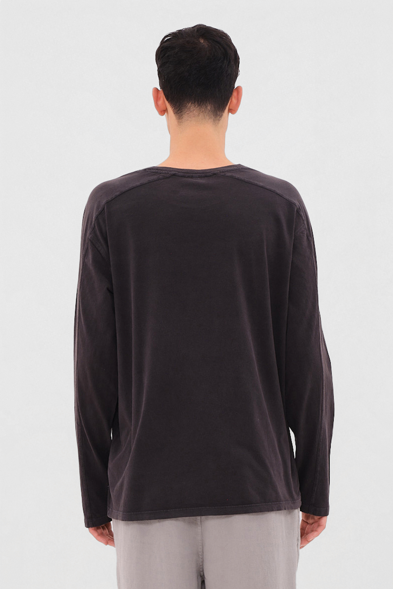 OVERSIZED LONGSLEEVE WITH SEAM DETAILS