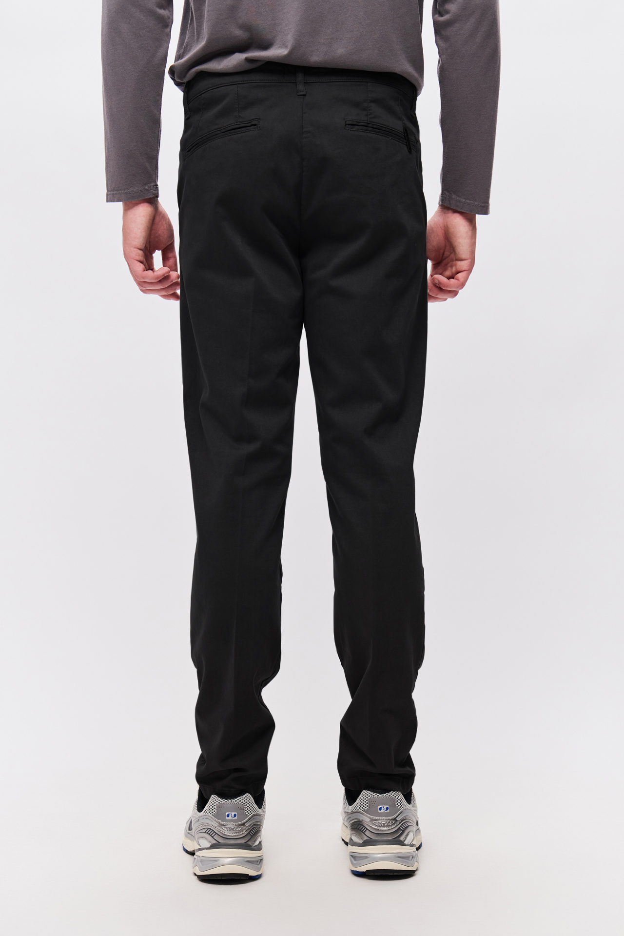 CLASSIC CHINOS TROUSERS
