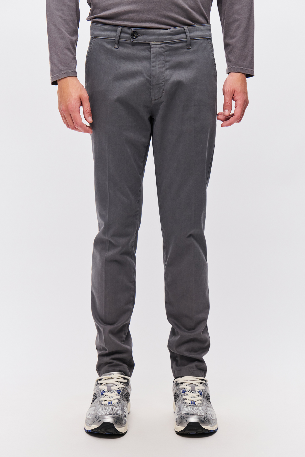 CLASSIC CHINOS TROUSERS