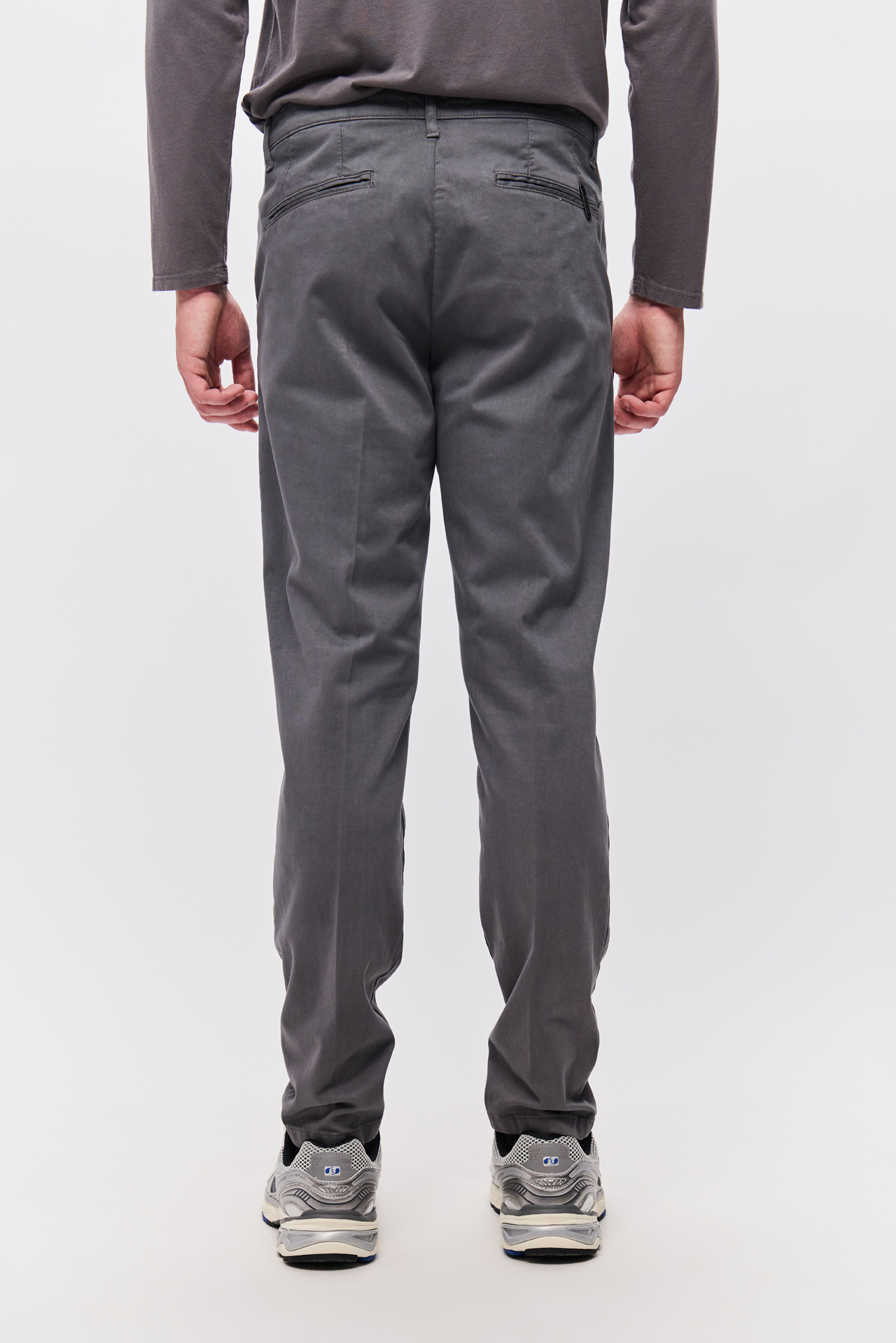 CLASSIC CHINOS TROUSERS