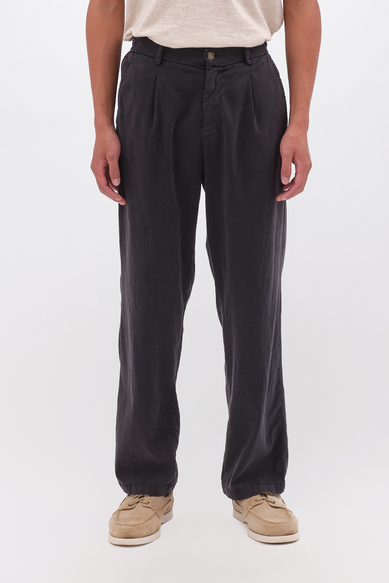 PLEATED TROUSERS