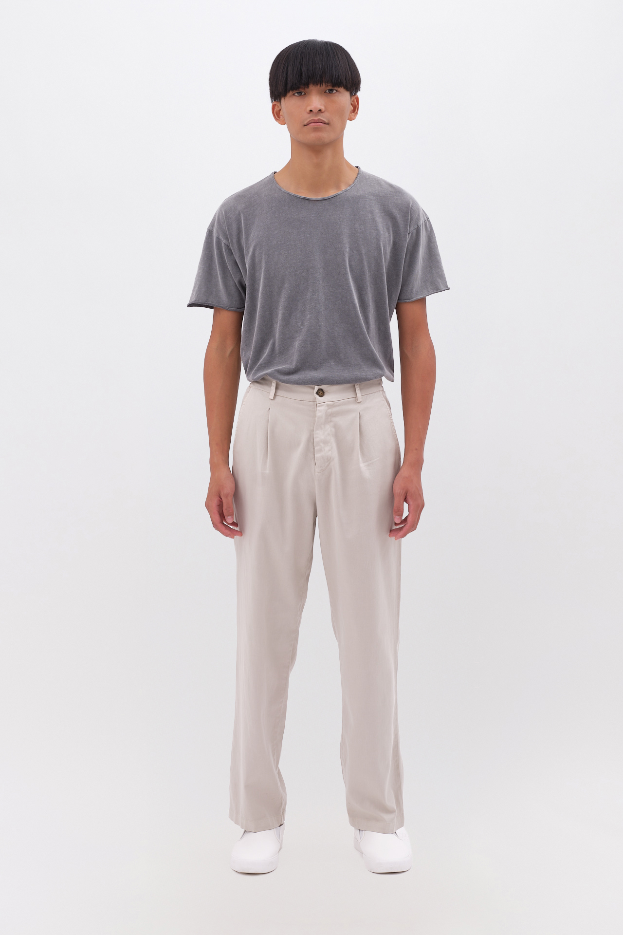 PLEATED TROUSERS