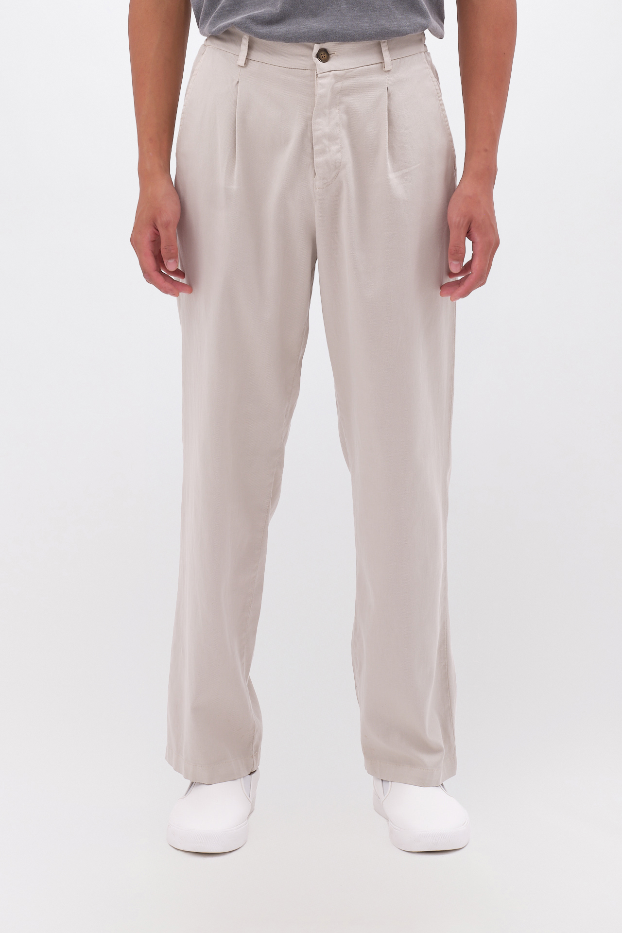 PLEATED TROUSERS