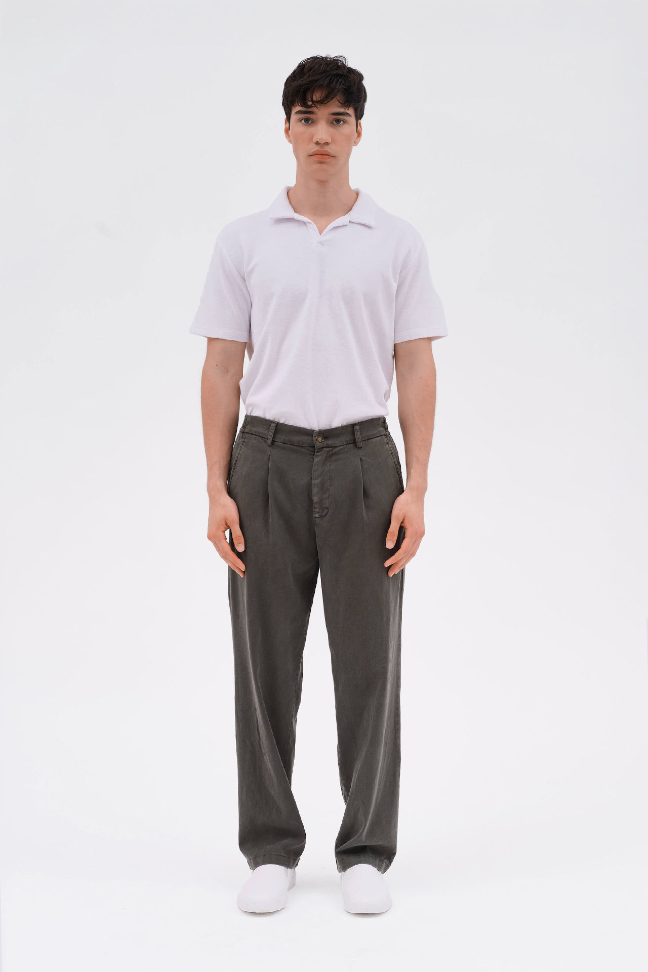 PLEATED TROUSERS