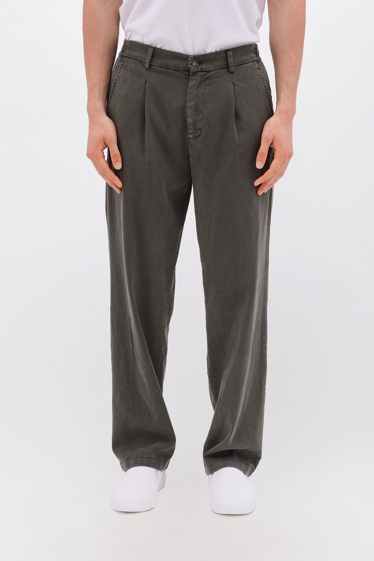 PLEATED TROUSERS