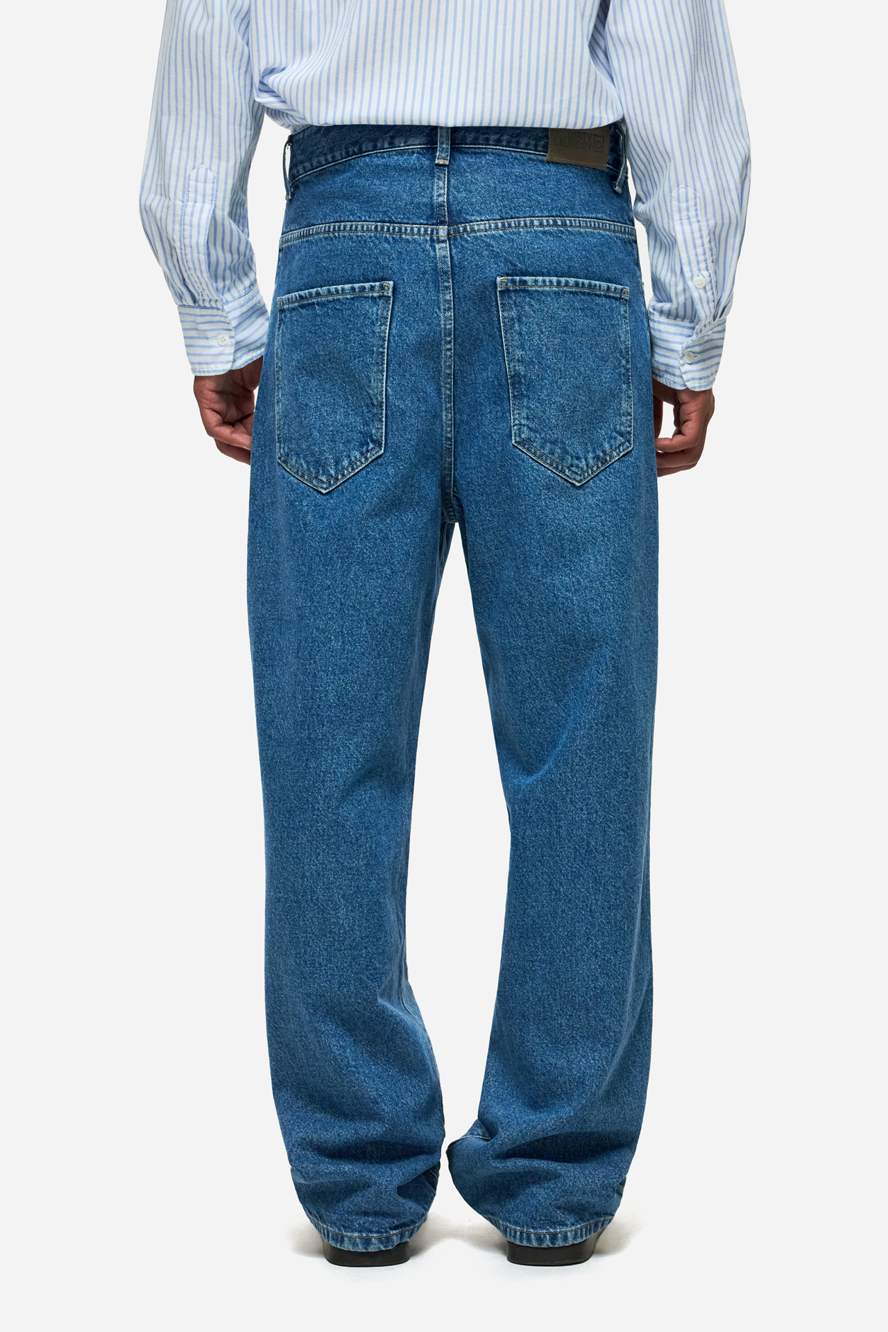 OVERSIZED JEANS