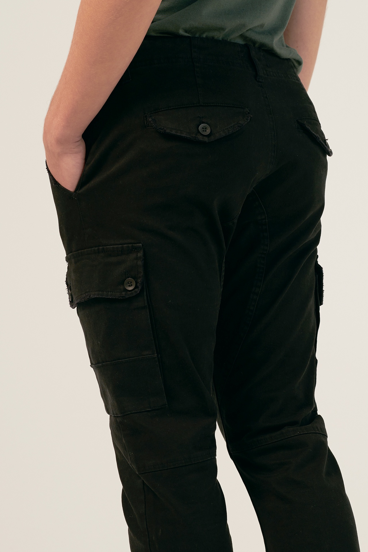 CARGO CUFFED