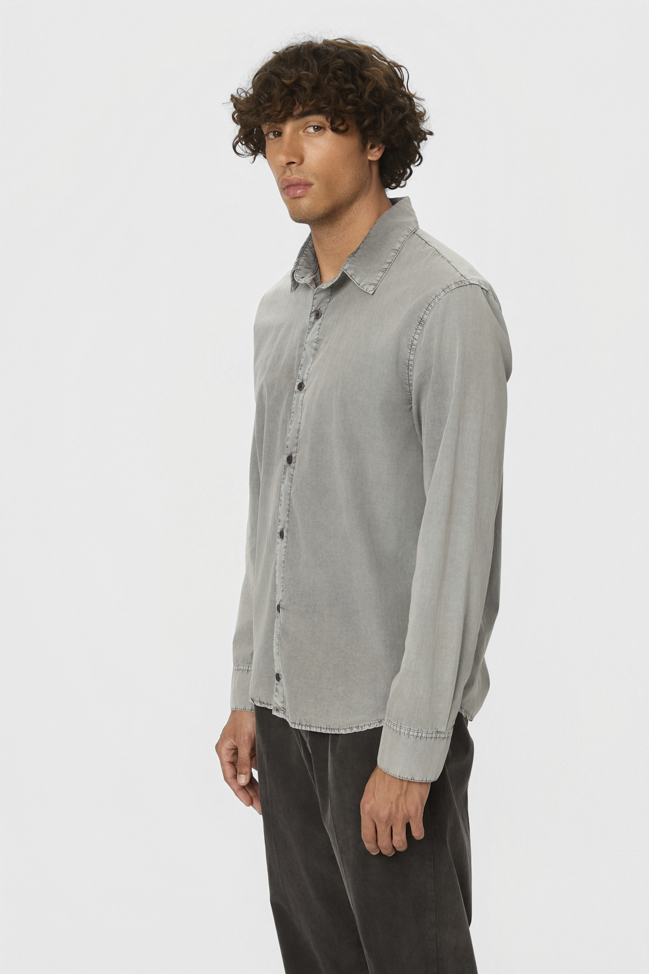 REGULAR FIT BUTTONED SHIRT