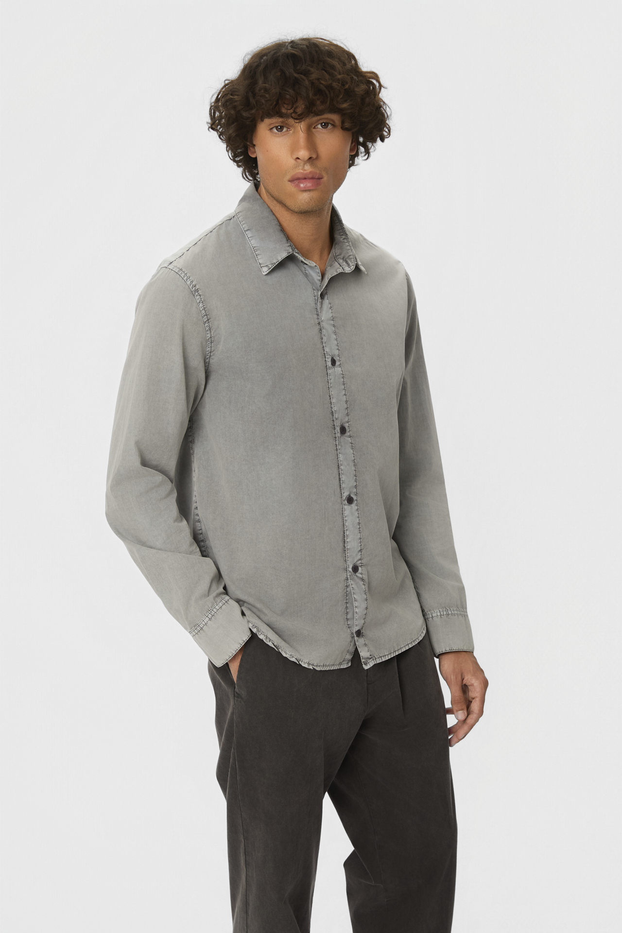 REGULAR FIT BUTTONED SHIRT