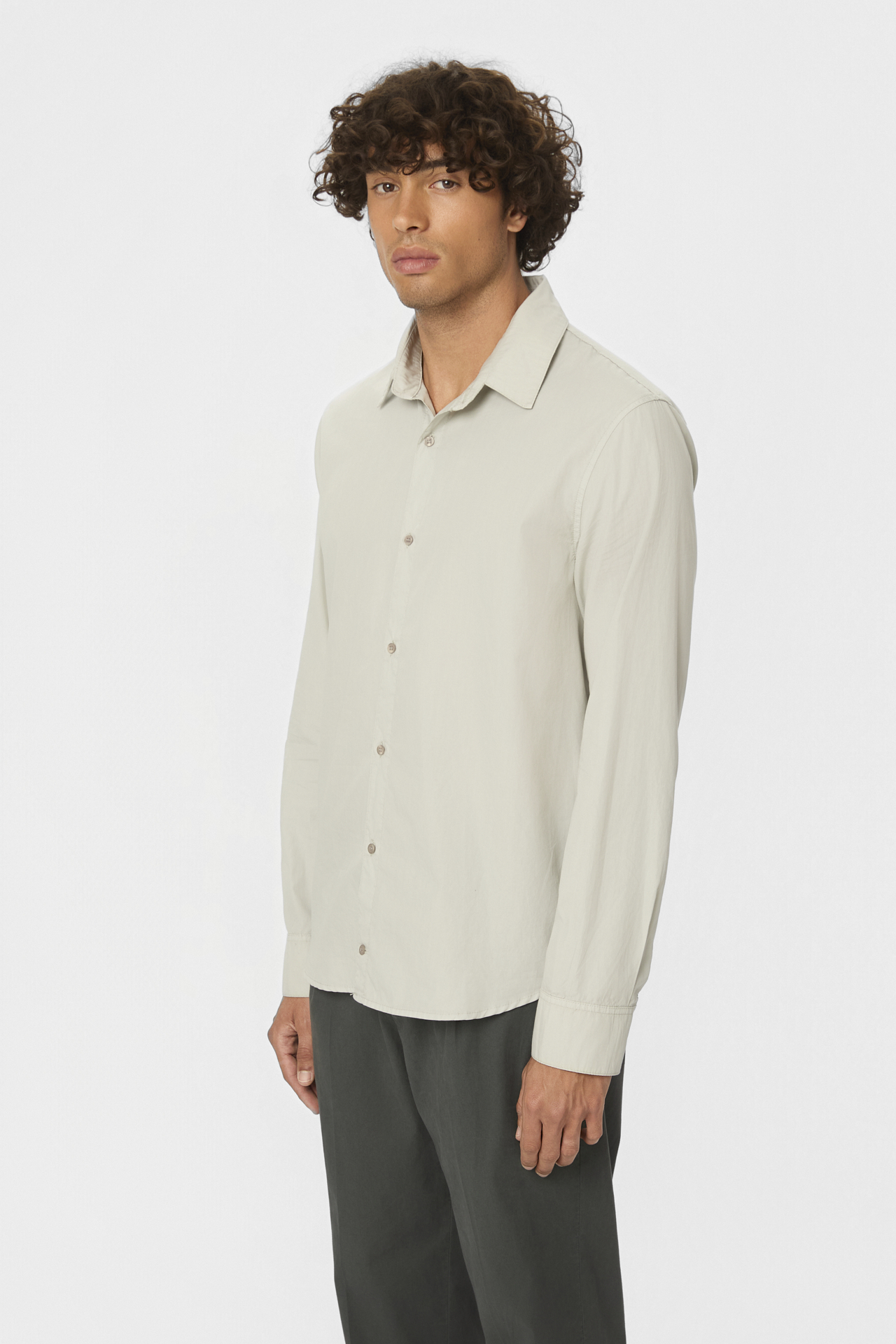 REGULAR FIT BUTTONED SHIRT
