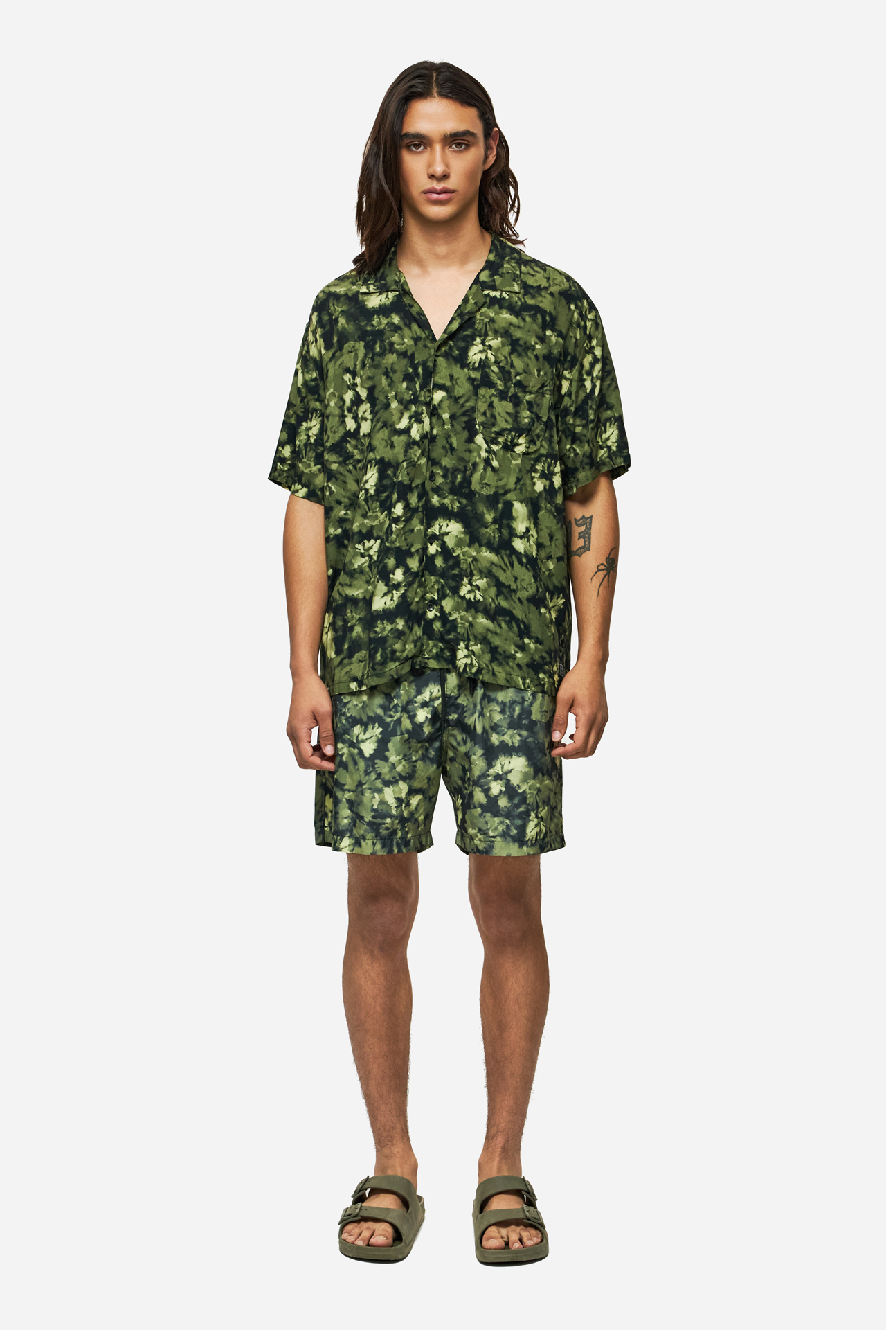THE CAMOUFLAGE SHIRT